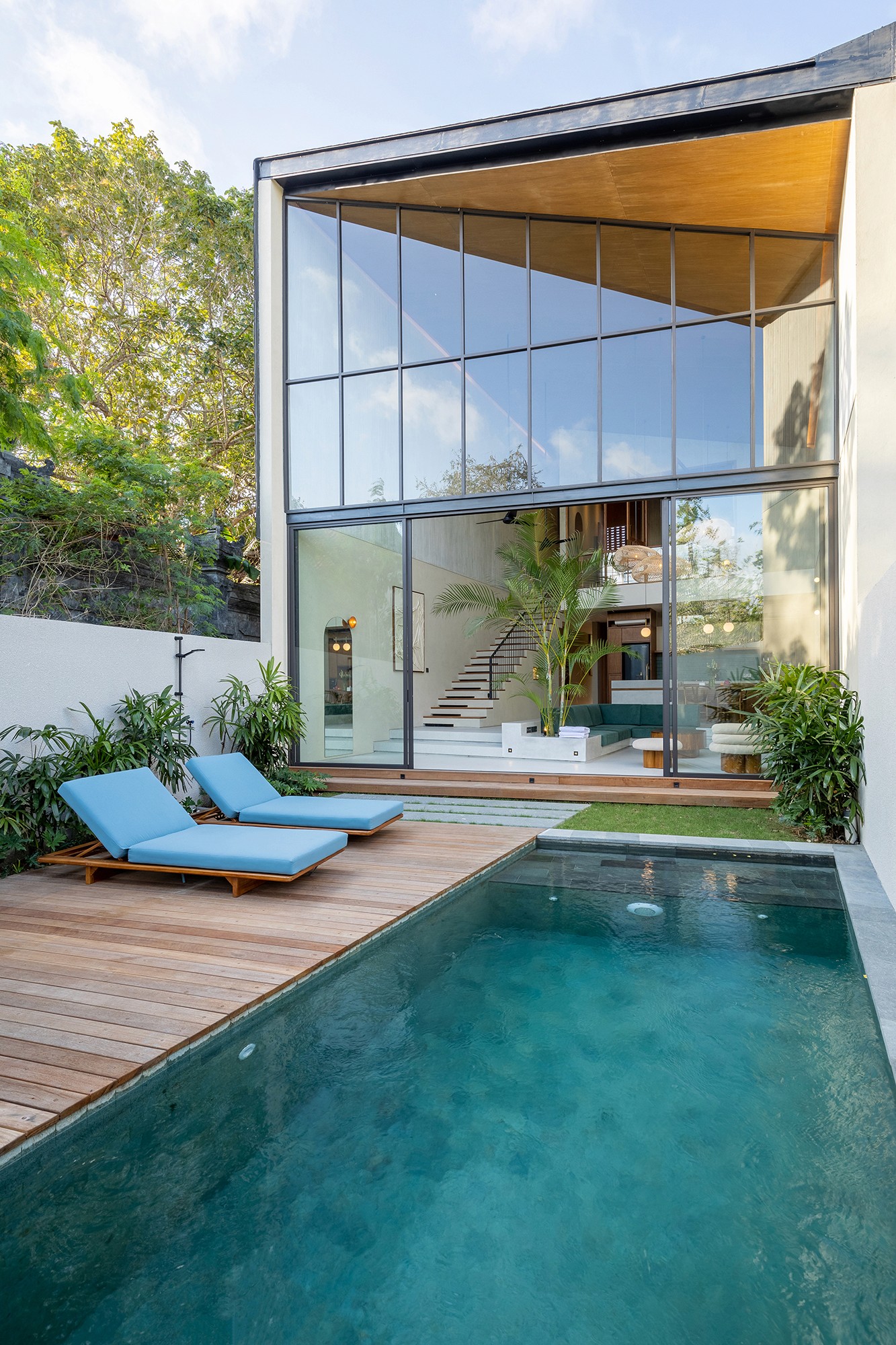 A completed 2-bedroom townhouse with a private pool in an operating residential compound in Jimbaran, Bukit