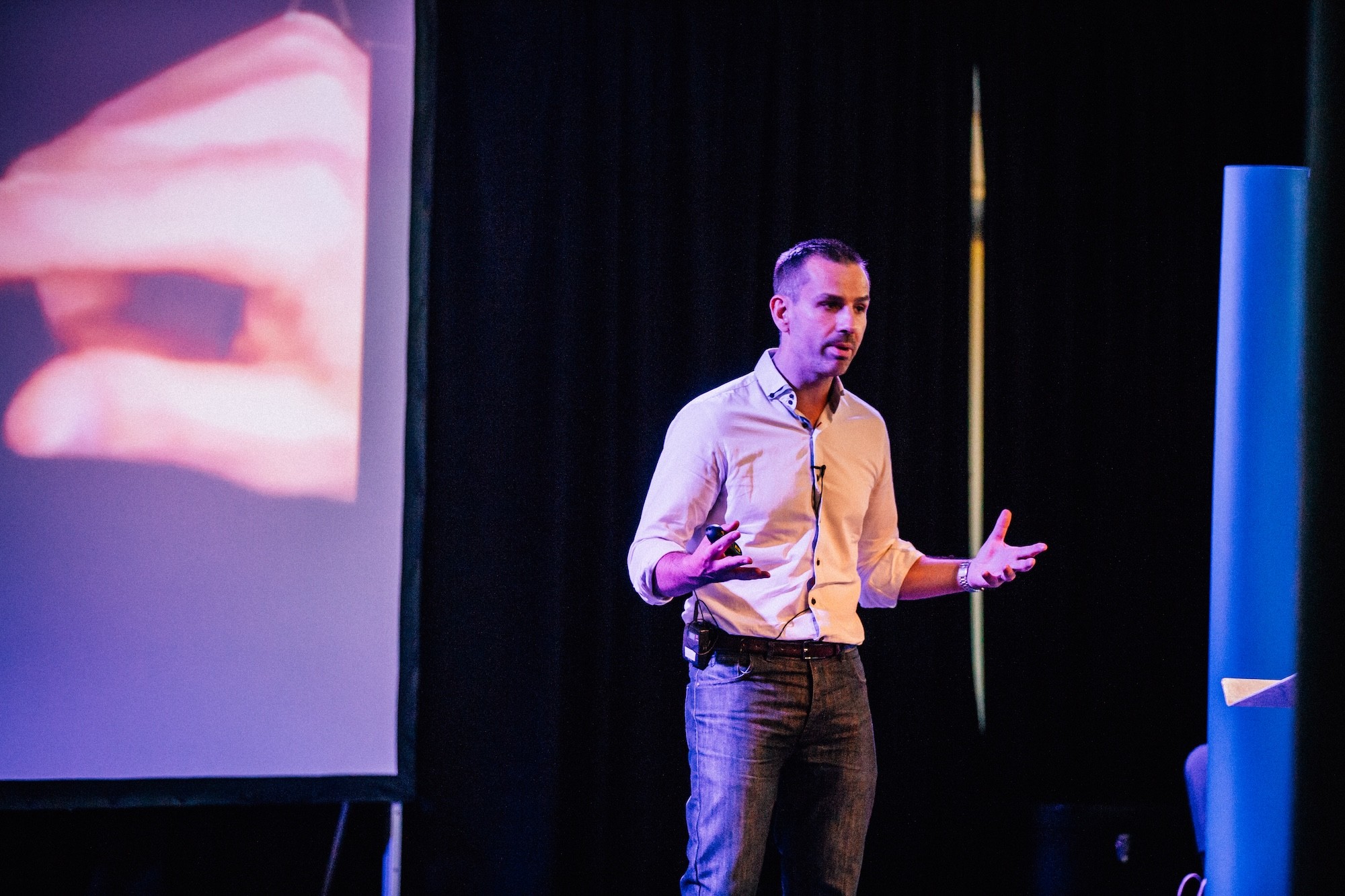 Gareth presenting on stage