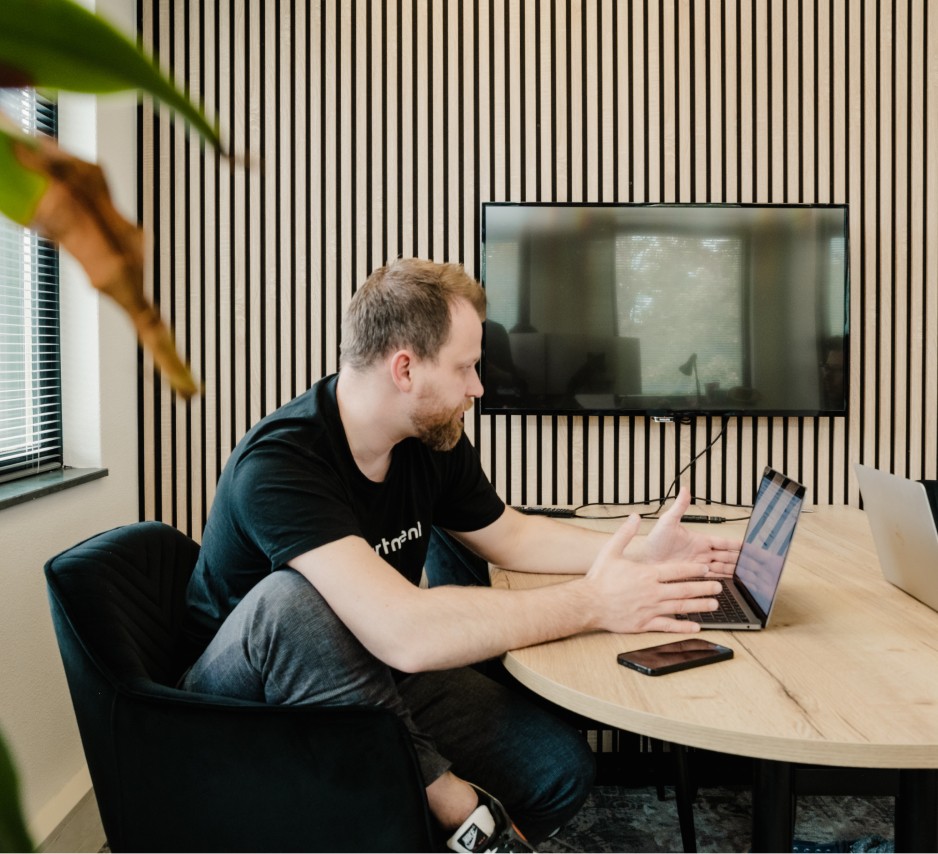 Ruben at online call