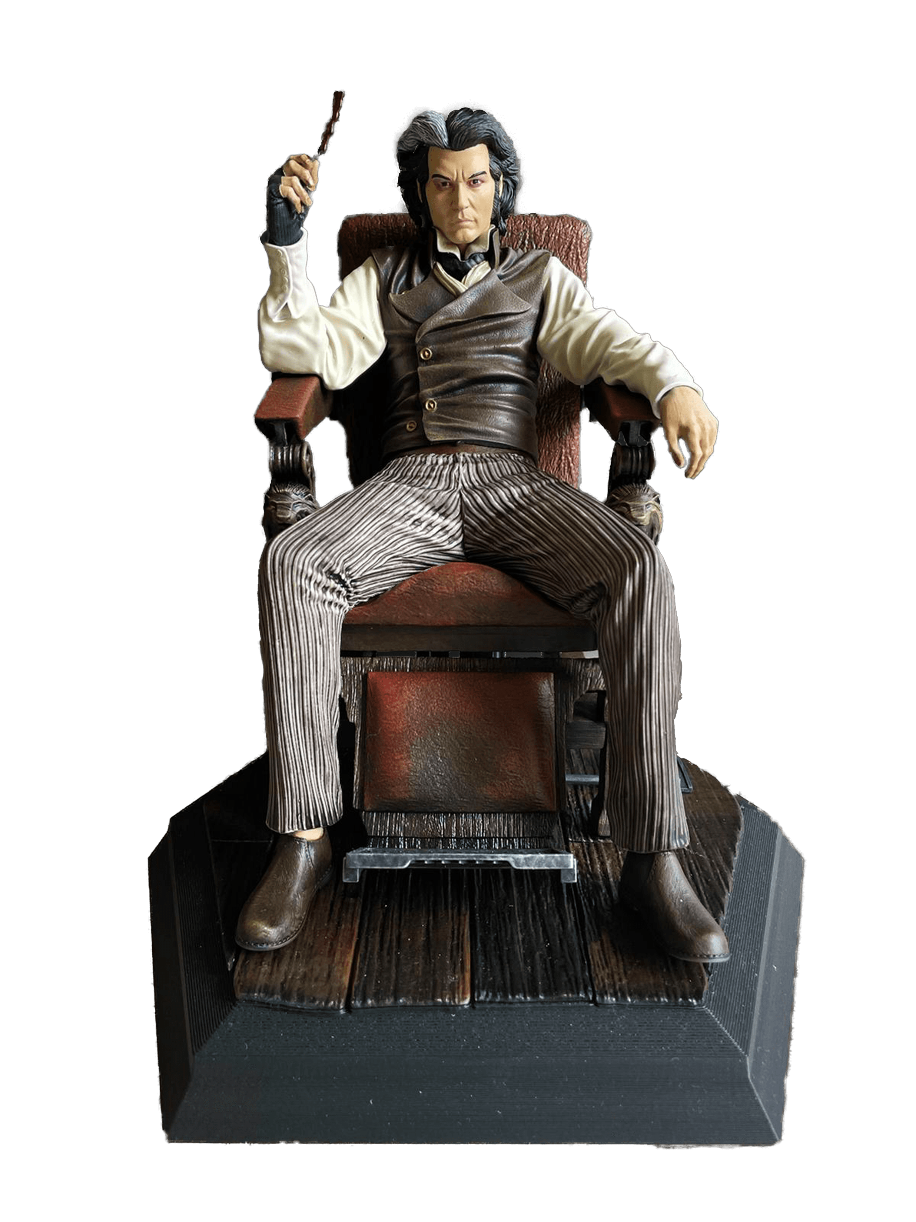 Figurka Sweeneyho Todda sedícího v křesle s břitvou v ruce, detailní malba a realistické zpracování bez pozadí