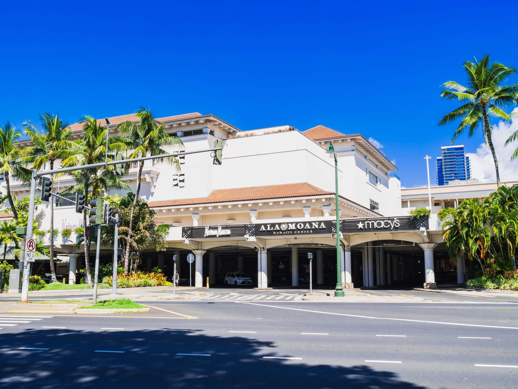 brown wooden beach lounge chair on beach during daytime
