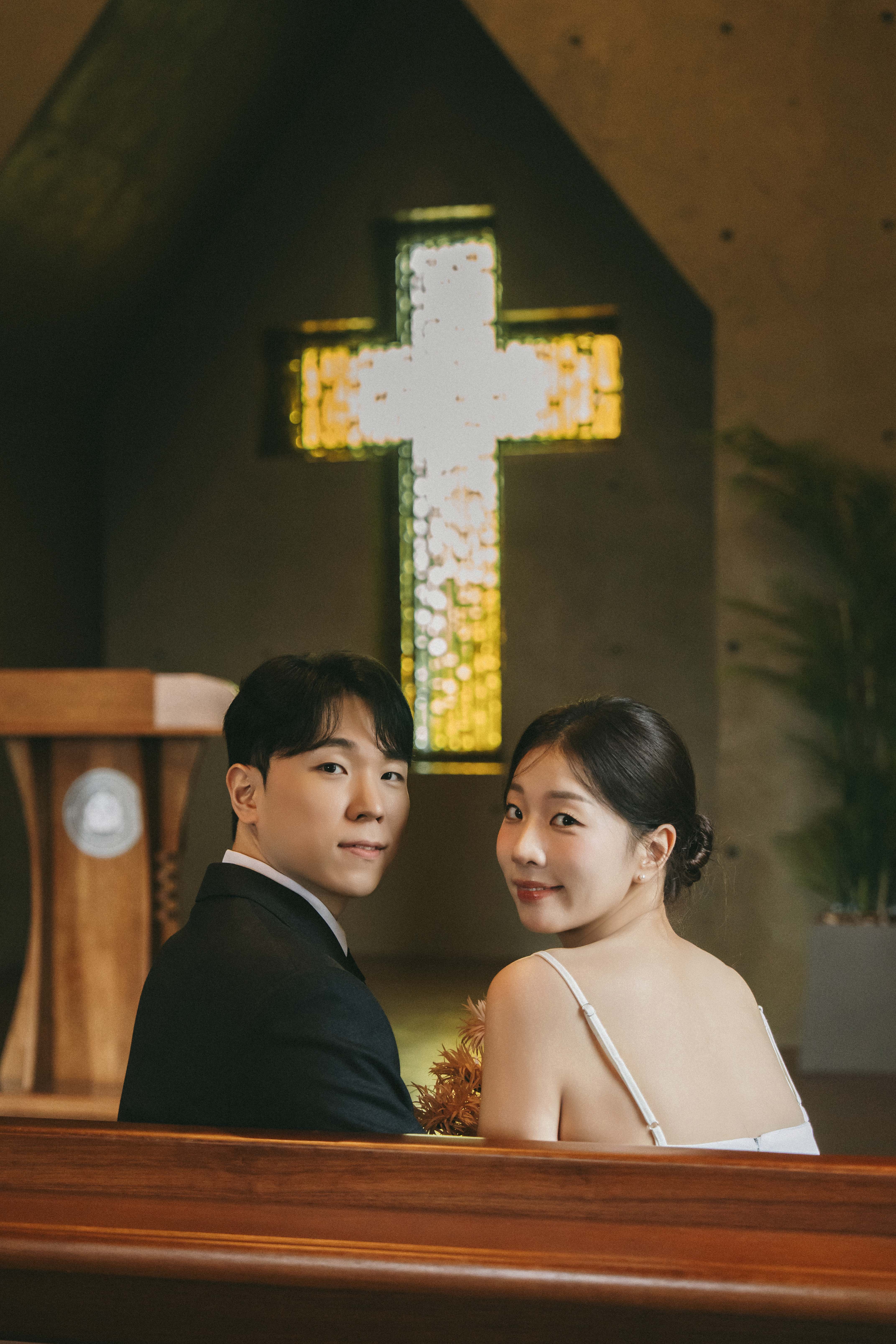 [필름커넥트] 강릉 실버벨교회 스냅 후기: 유럽 감성 웨딩스냅 추천 (ft. 후안스냅)
