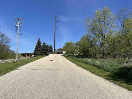Photo 2 of 105-116 Pine Ridge Court, Barneveld
