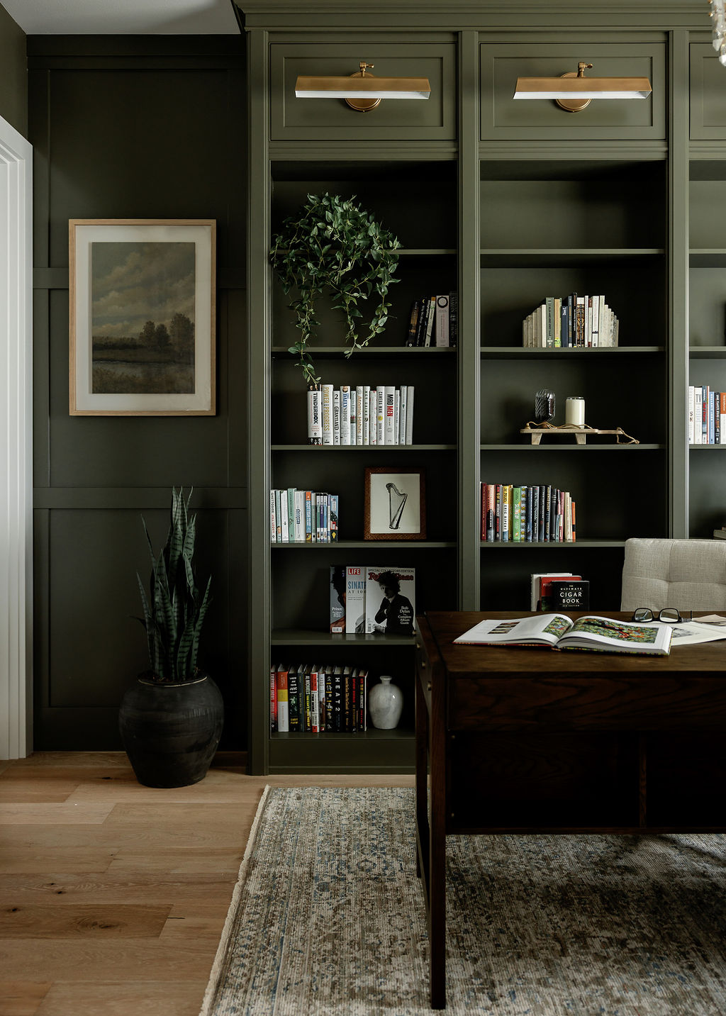 We’re so excited to share details from The Wedgewood House: Office –– one of our favorite interior design + professional organizing projects in Seattle, WA.