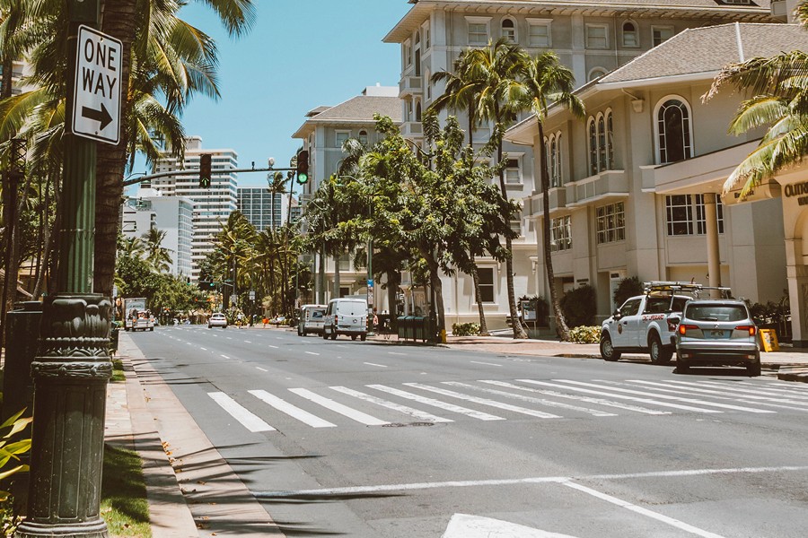 crosswalk in downtown honolulu