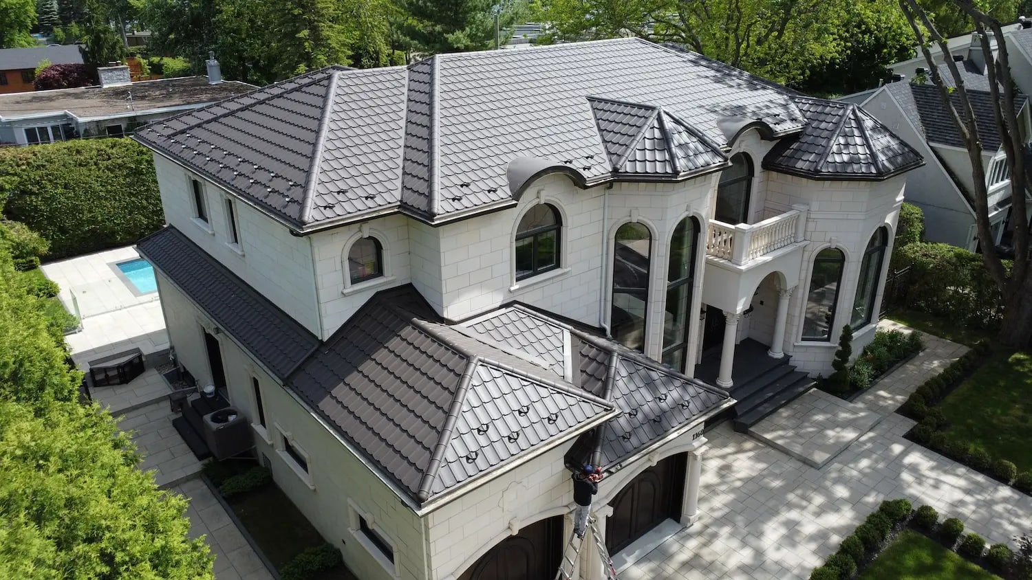 Steel roofing installation Terrebonne - Metal Roof Montreal team