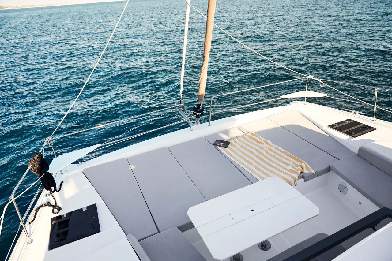 foredeck sunbathing lounge of the Bali 4.6