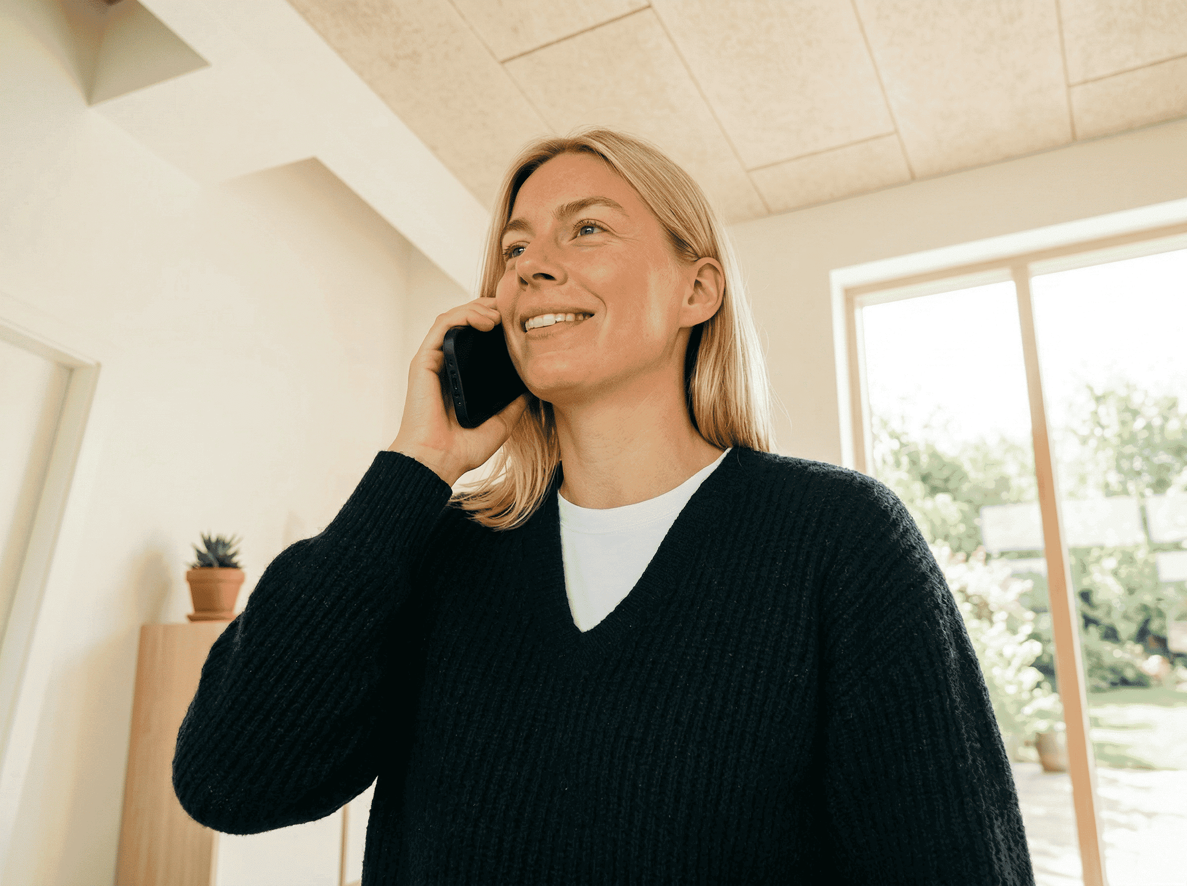 Woman talking on her smartphone.