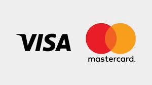 Logos von Visa und Mastercard nebeneinander – die beiden Netzwerke im Rennen um die Apple Card, Visa bietet Berichten zufolge 100 Mio. $.
