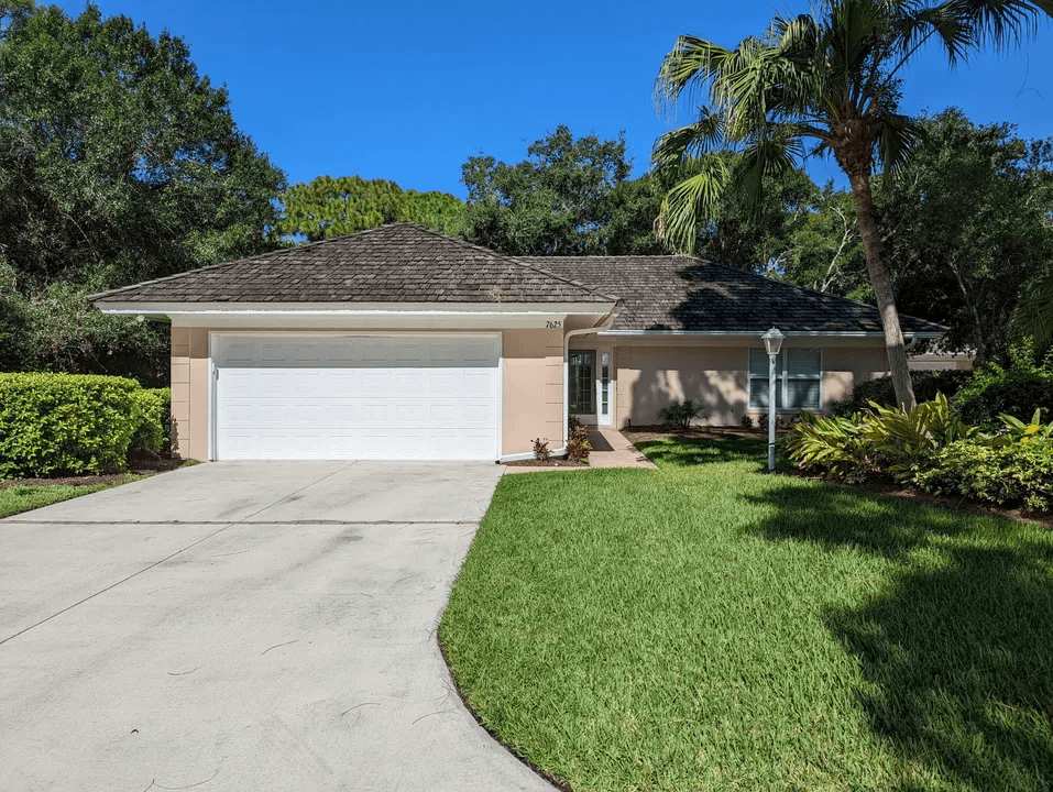 2004 Roof Replacement in Reserve Golf Villas, PGA Village, Port St Lucie with Cedar Shakes