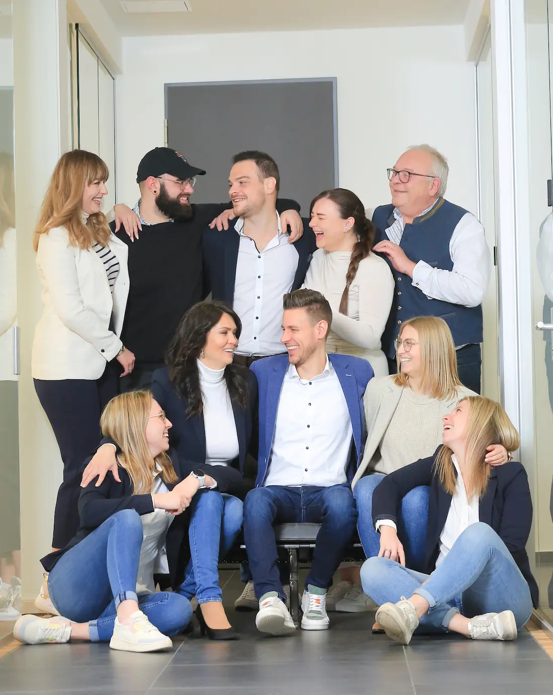 Gruppenfoto Mitarbeiter FrankenFinanz