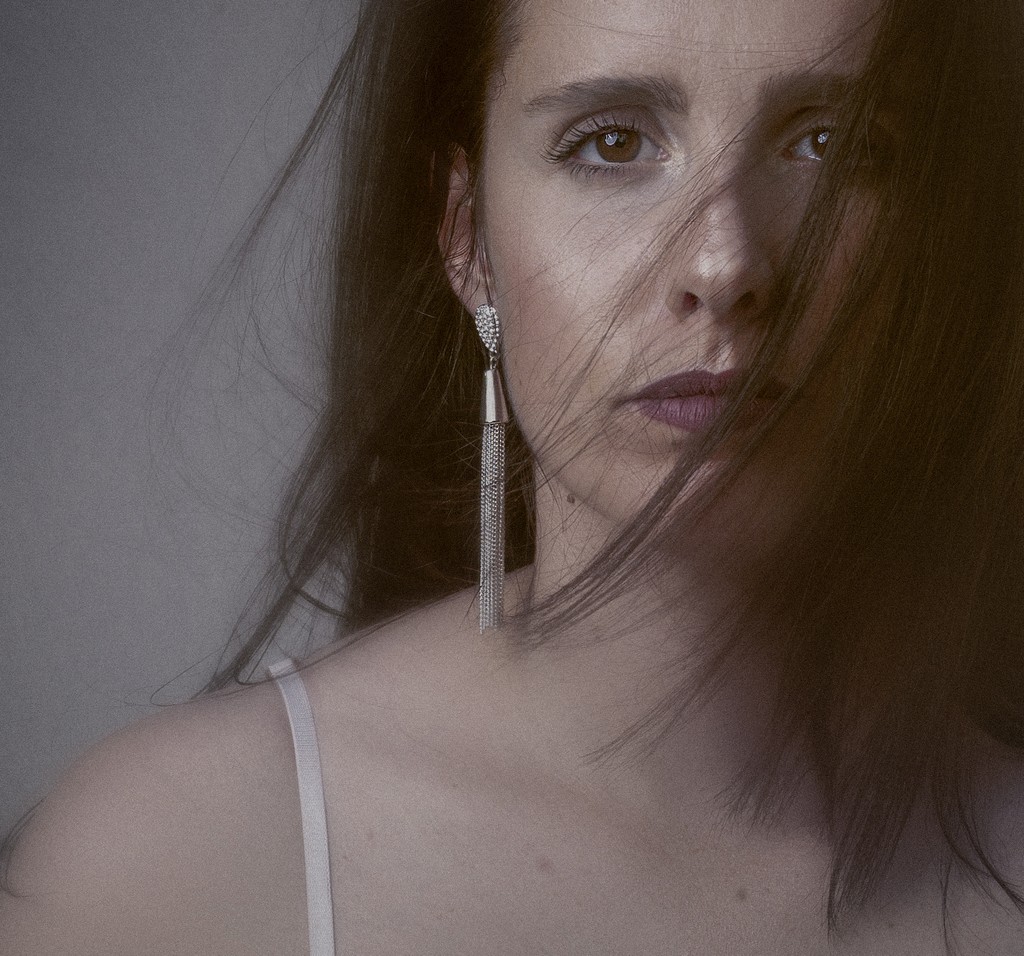 Rituel photographique — portrait artistique — confiance en soi — estime de soi — image de soi — fragment photographique — relique intime Maison Elion — photographe Seine-et-Marne 77 — portrait bespoke sur mesure — timeless photography France — photographie de rituel en France — portrait de luxe — image rare et significative