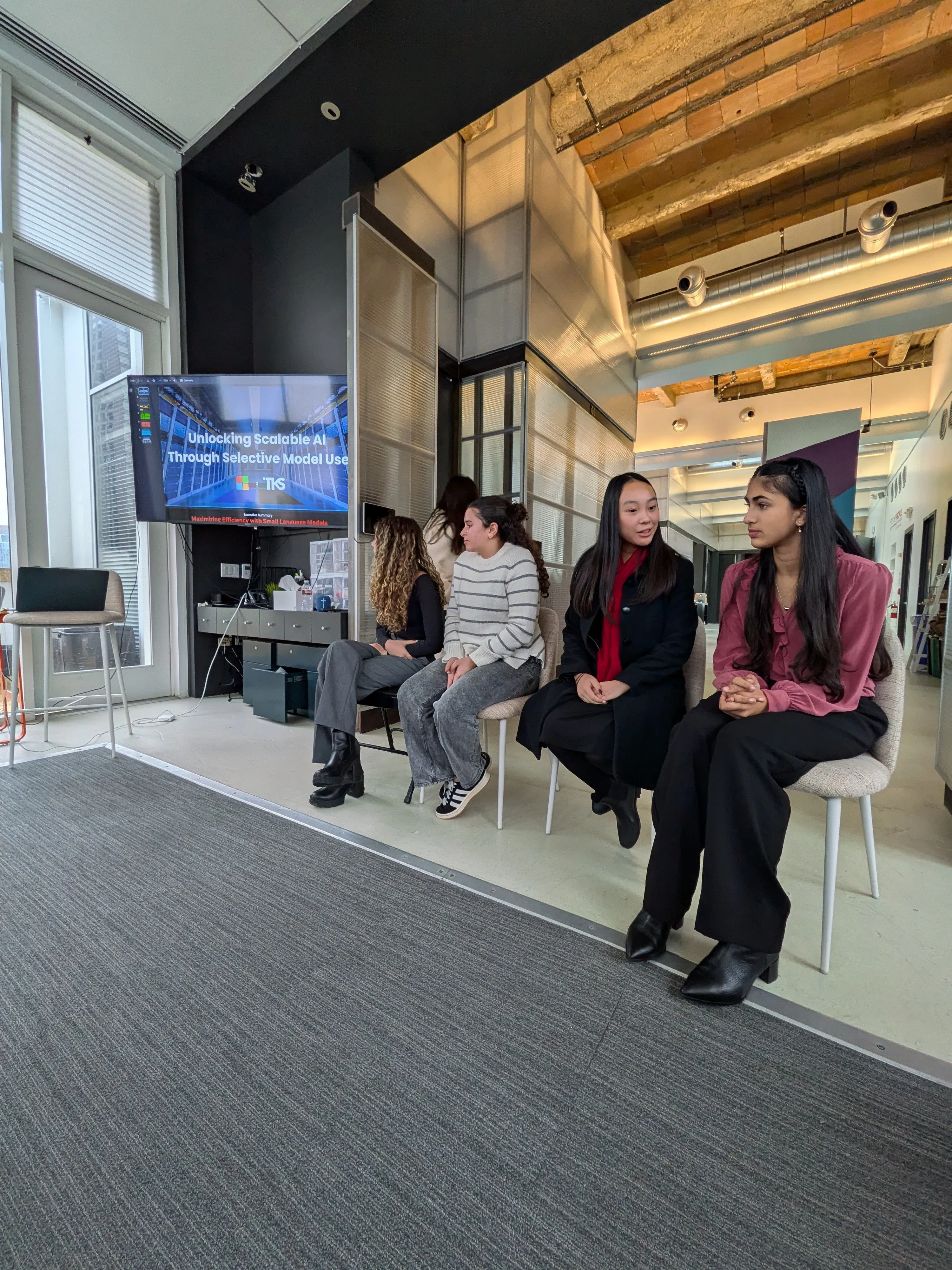Life at TKS — students and mentors during the program (photo 12)
