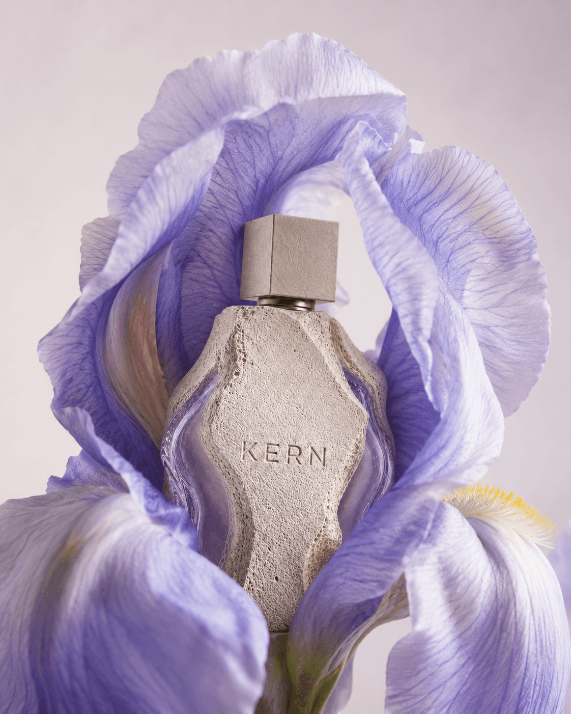 Iris packshot