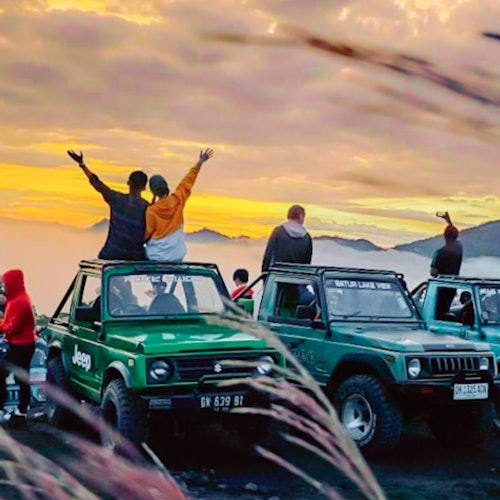 巴图尔山：吉普车之旅 + 京打马尼咖啡馆 + 乌布村门票（京打马尼）