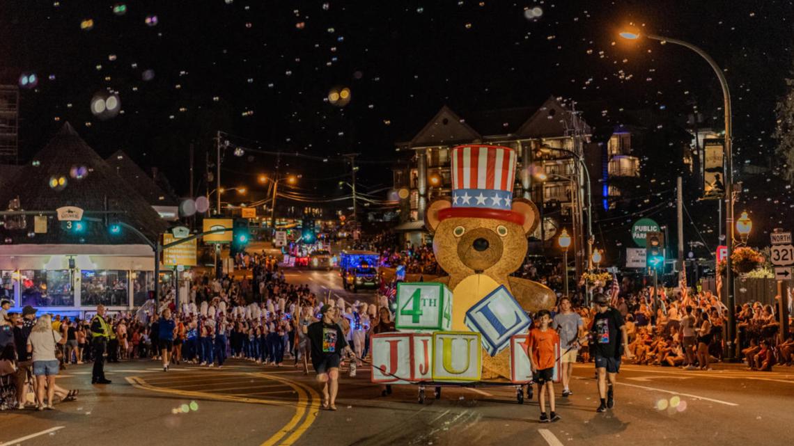 The BEST Fourth of July Itinerary Near Gatlinburg, TN