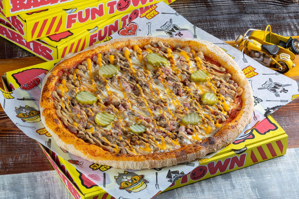 Cheeseburger Pizza