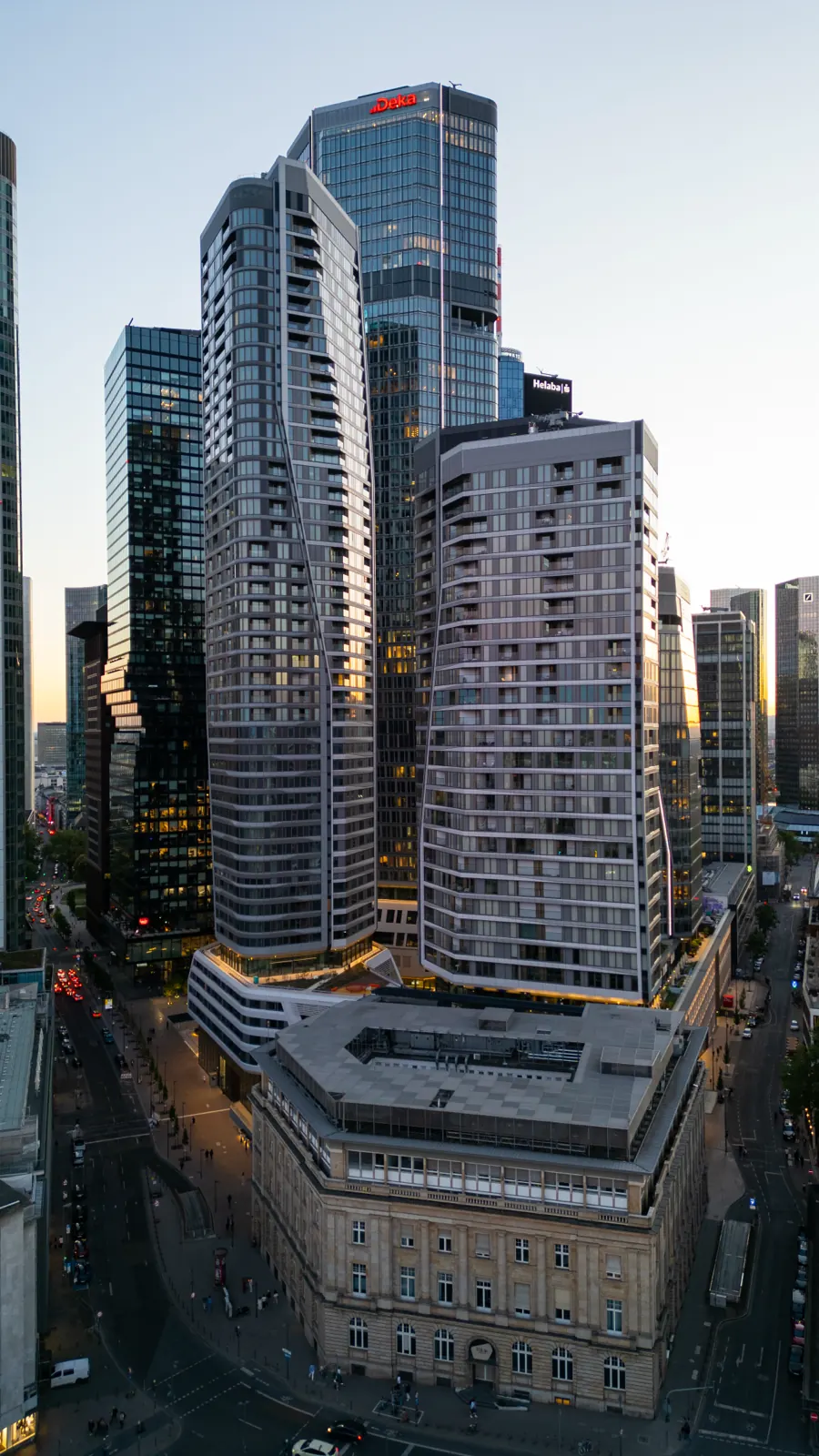 FOUR Frankfurt – Fassadenansicht des Hochhausquartiers