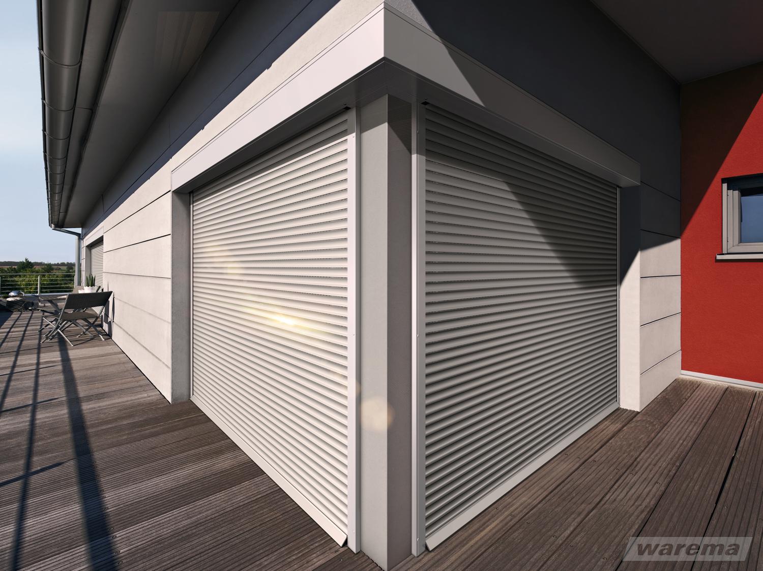 Rollladen an einem modernen Gebäude in Westerwalbesloh, OWL, zeigt Sonnenschutz-Handwerk und Maßanfertigung für Markisen und Raffstoren.