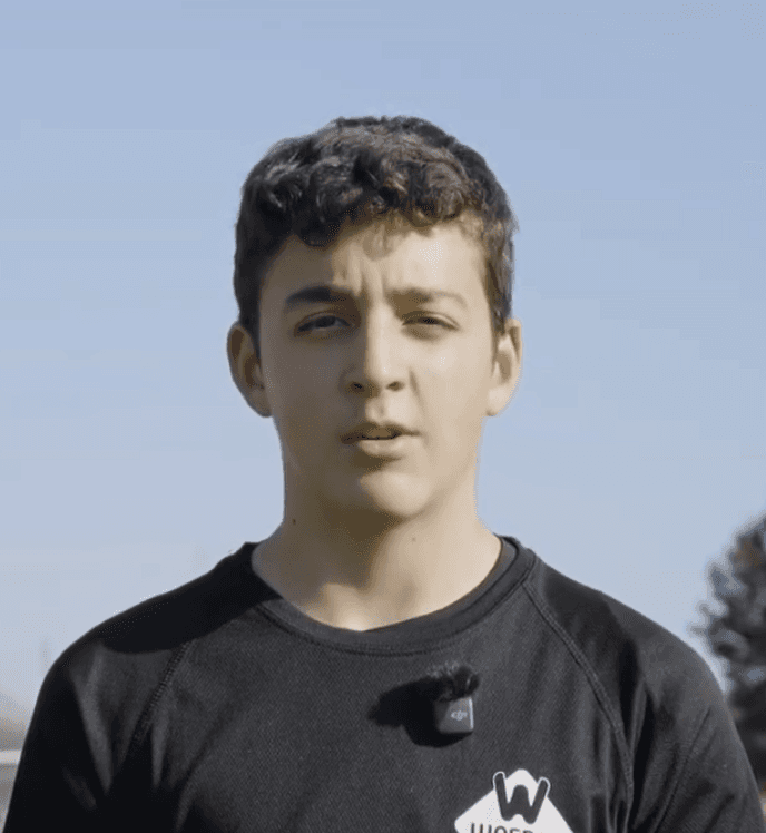 woman on focus photography