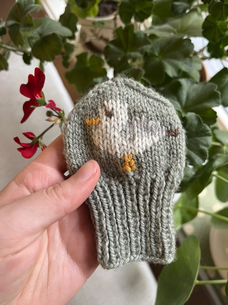 Little Seagull Mitten knitting pattern by Meliora