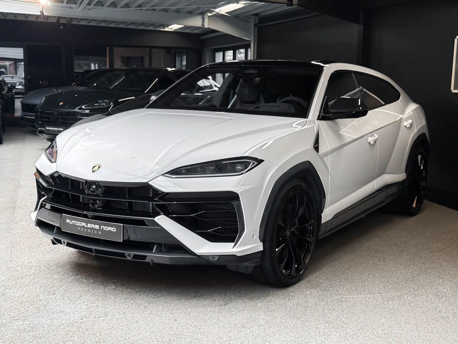 Lamborghini Urus SE Full Carbon+Massage+HUD+B&O 3D+ LP 376k€ — Bild 1