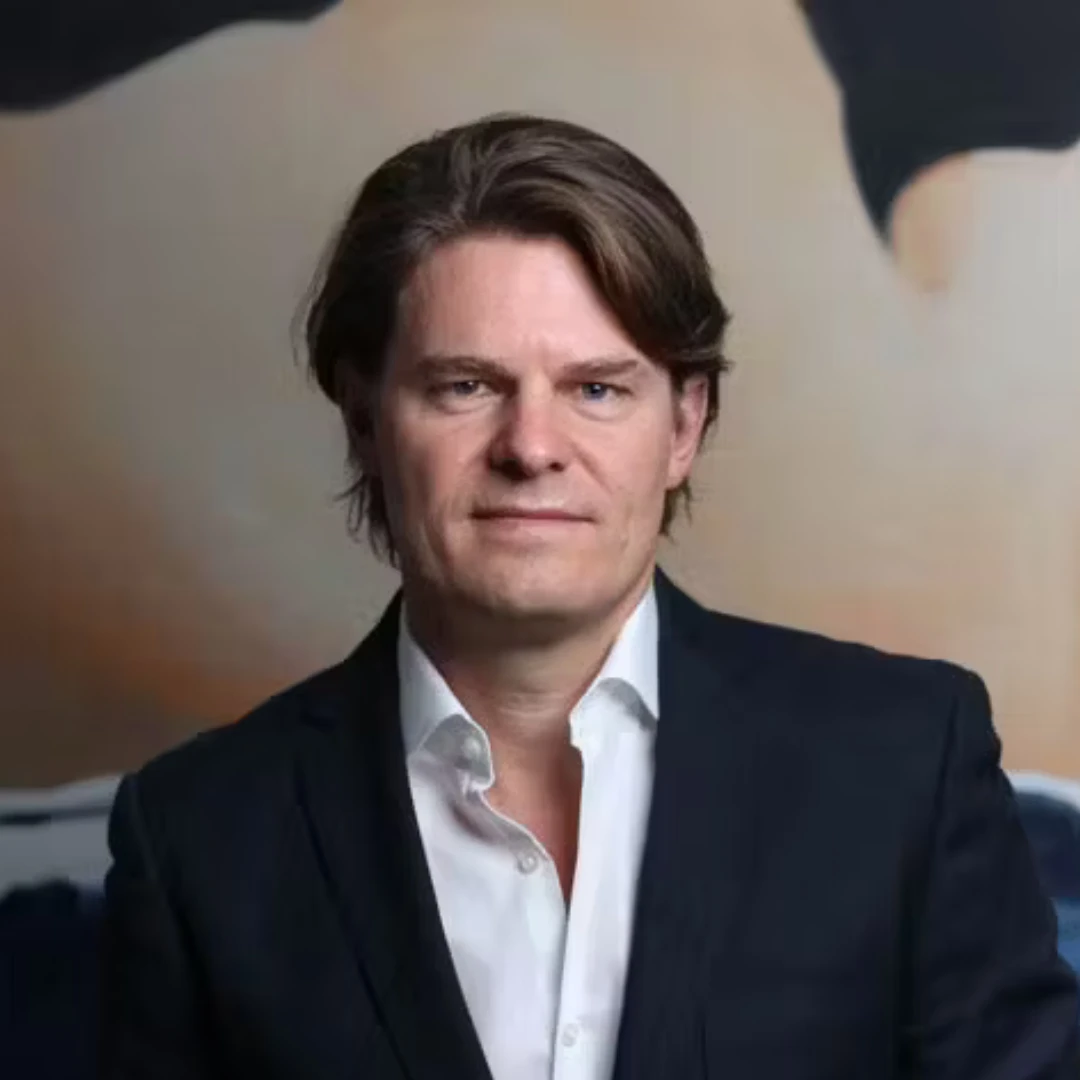 Woman team member photo