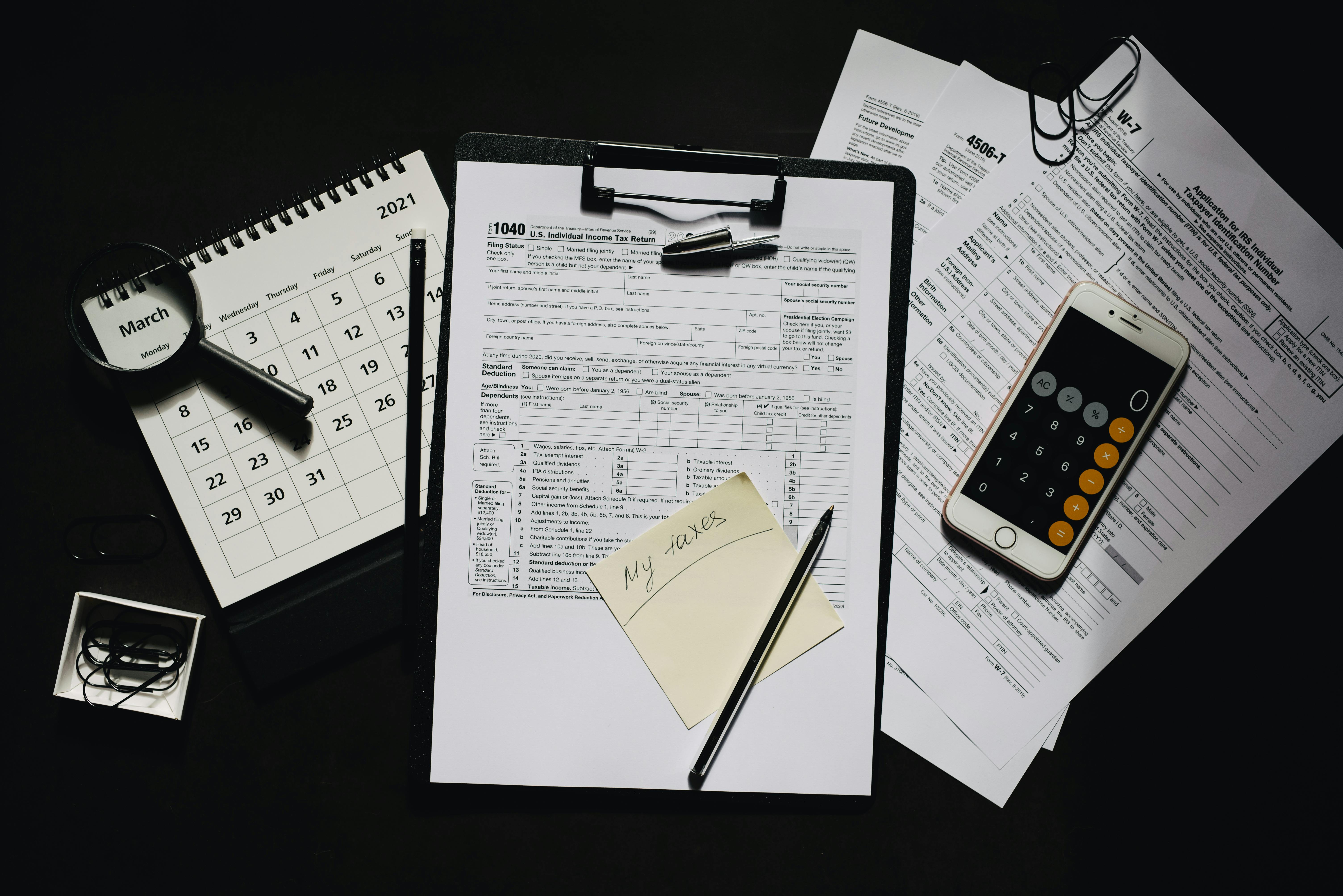 Tax documents with calendar and timeline planning for Romanian fiscal declarations and ANAF submissions