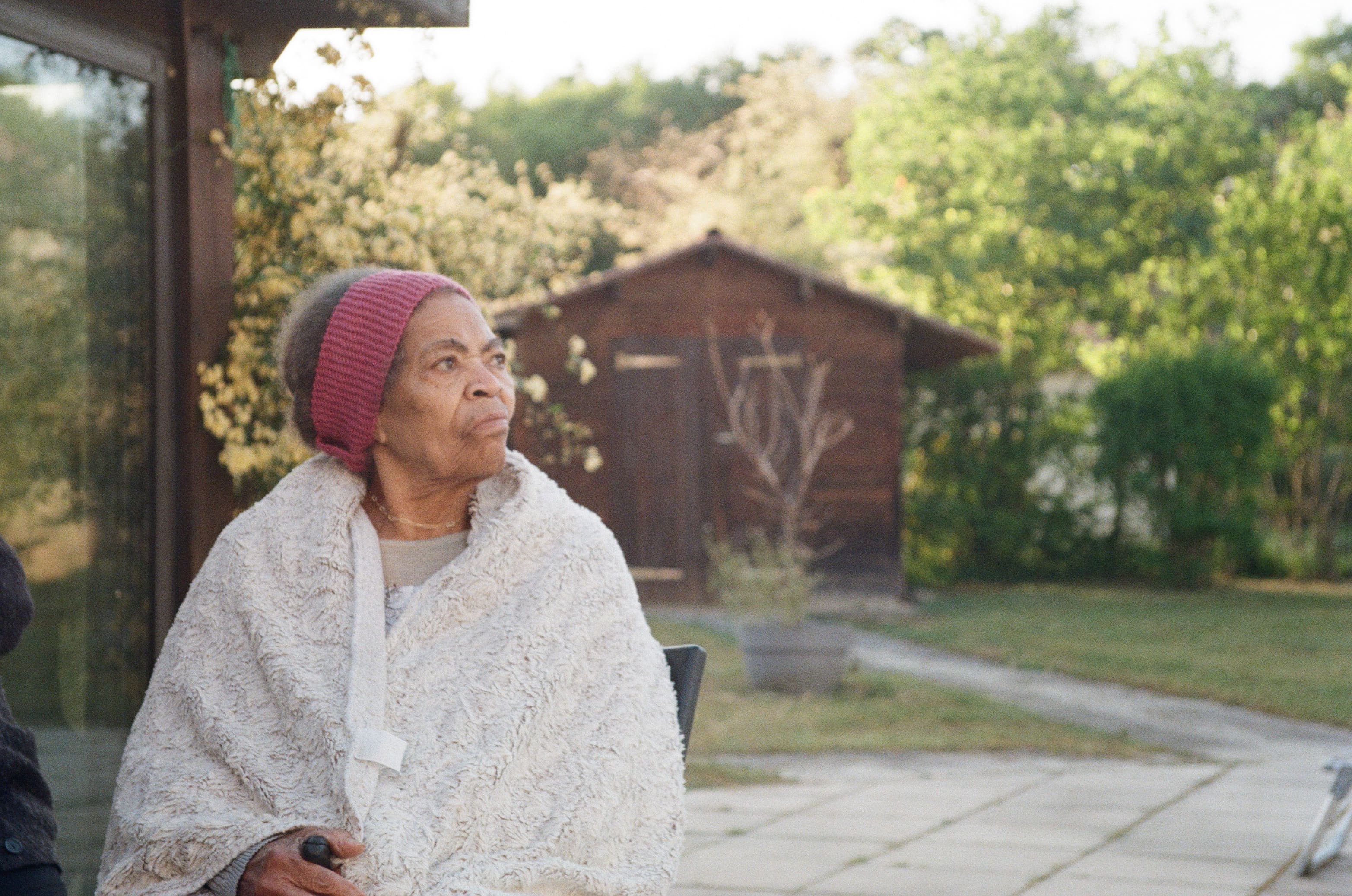 photo grand mère yanni terki