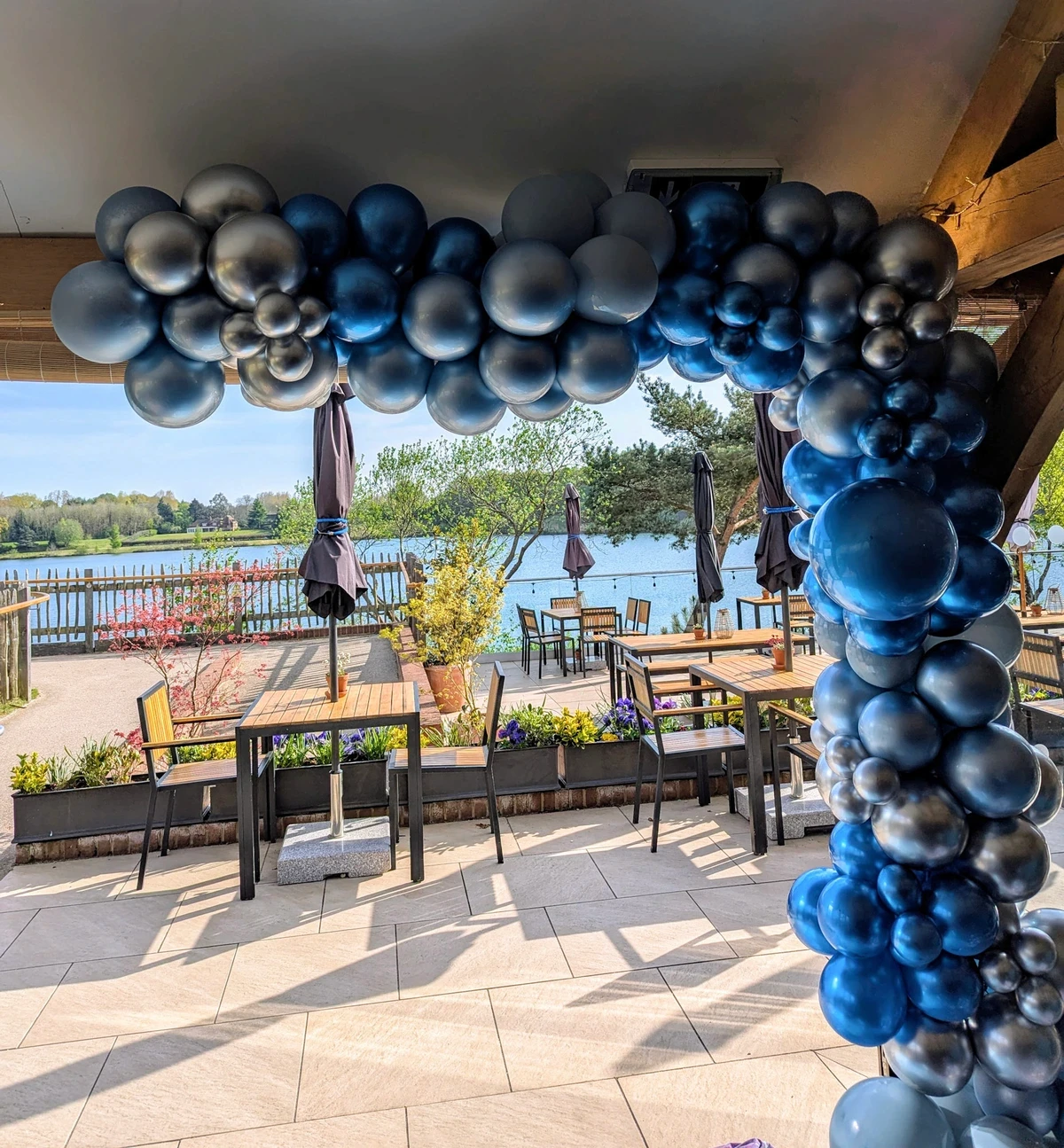 Balloon garland for new business