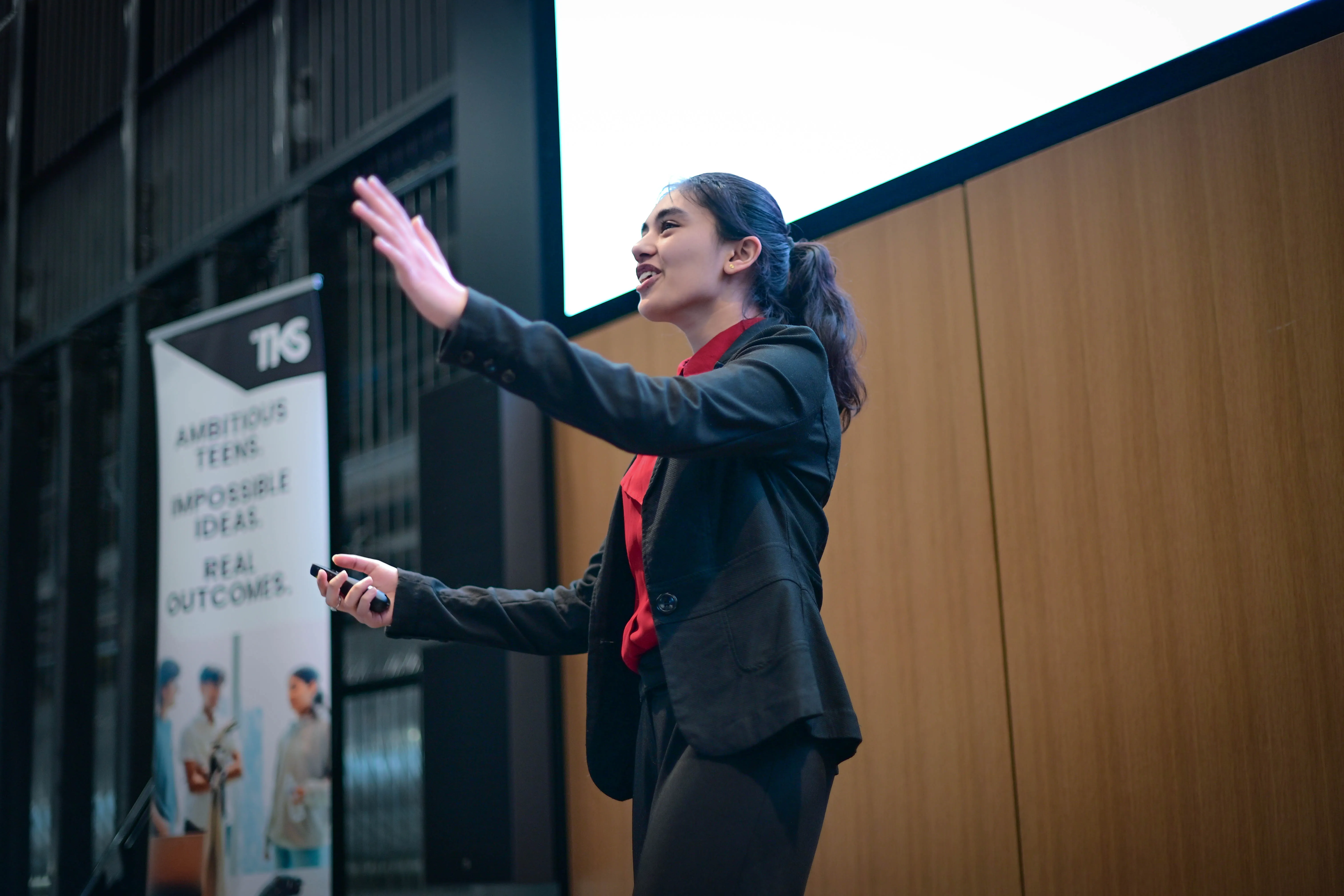 Life at TKS — students and mentors during the program (photo 13)