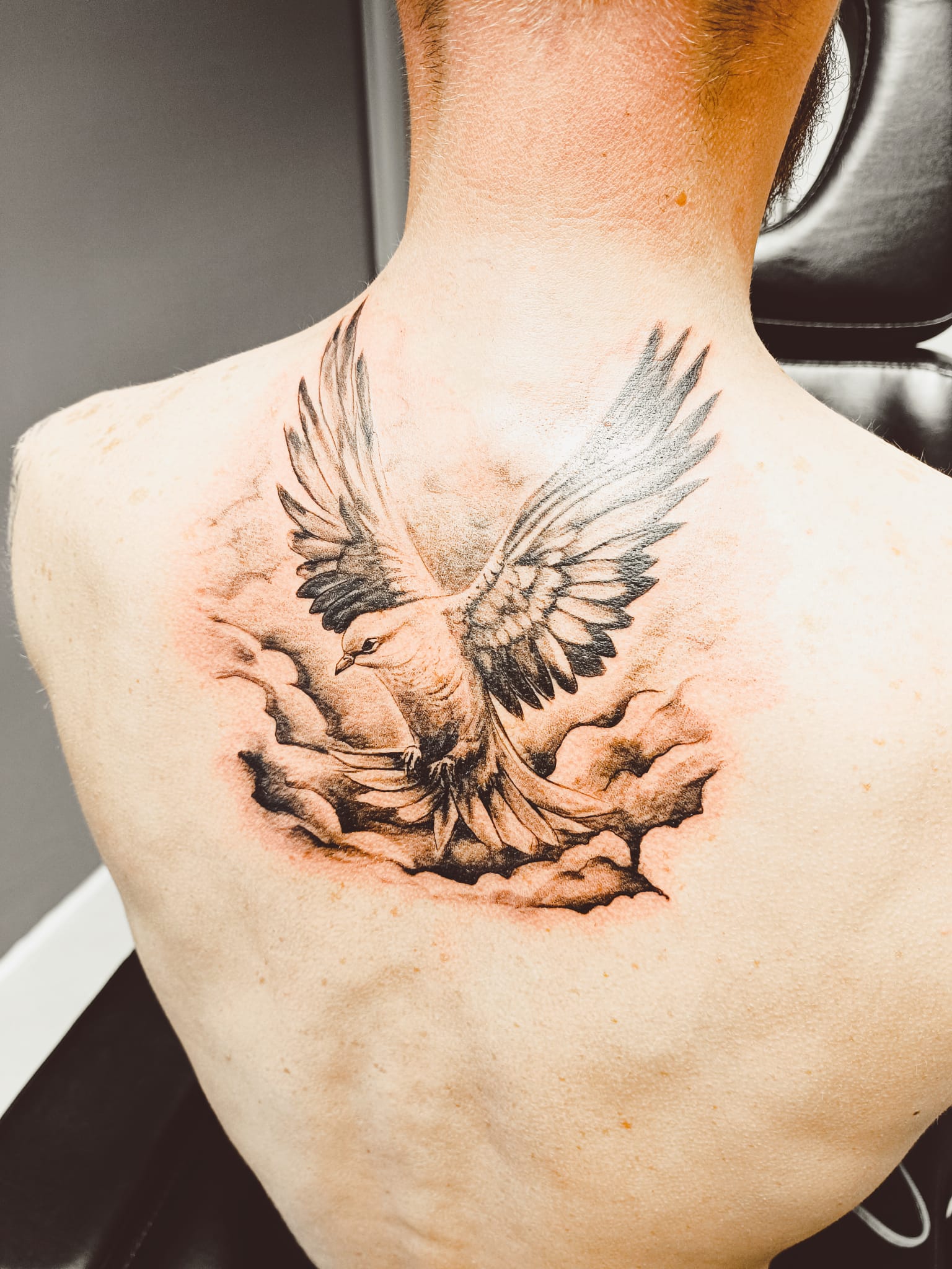 tatouage ailes noir