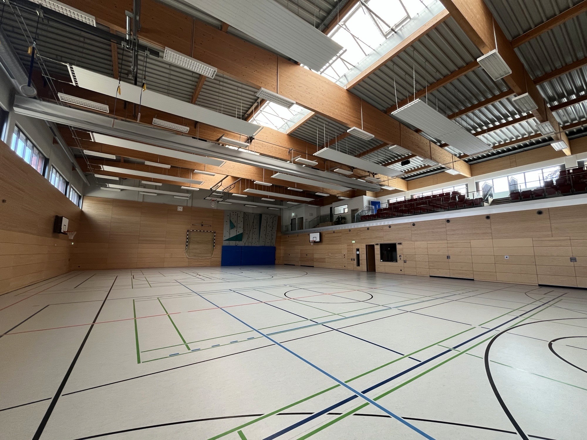 Hallensicht innerhalb der Sporthalle