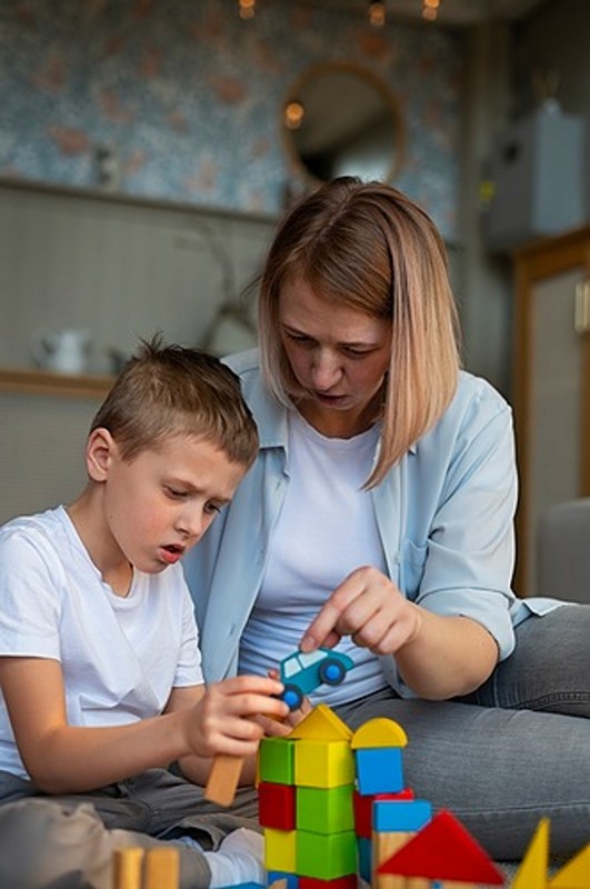 Apprendre à jouer avec une personne avec un TSA