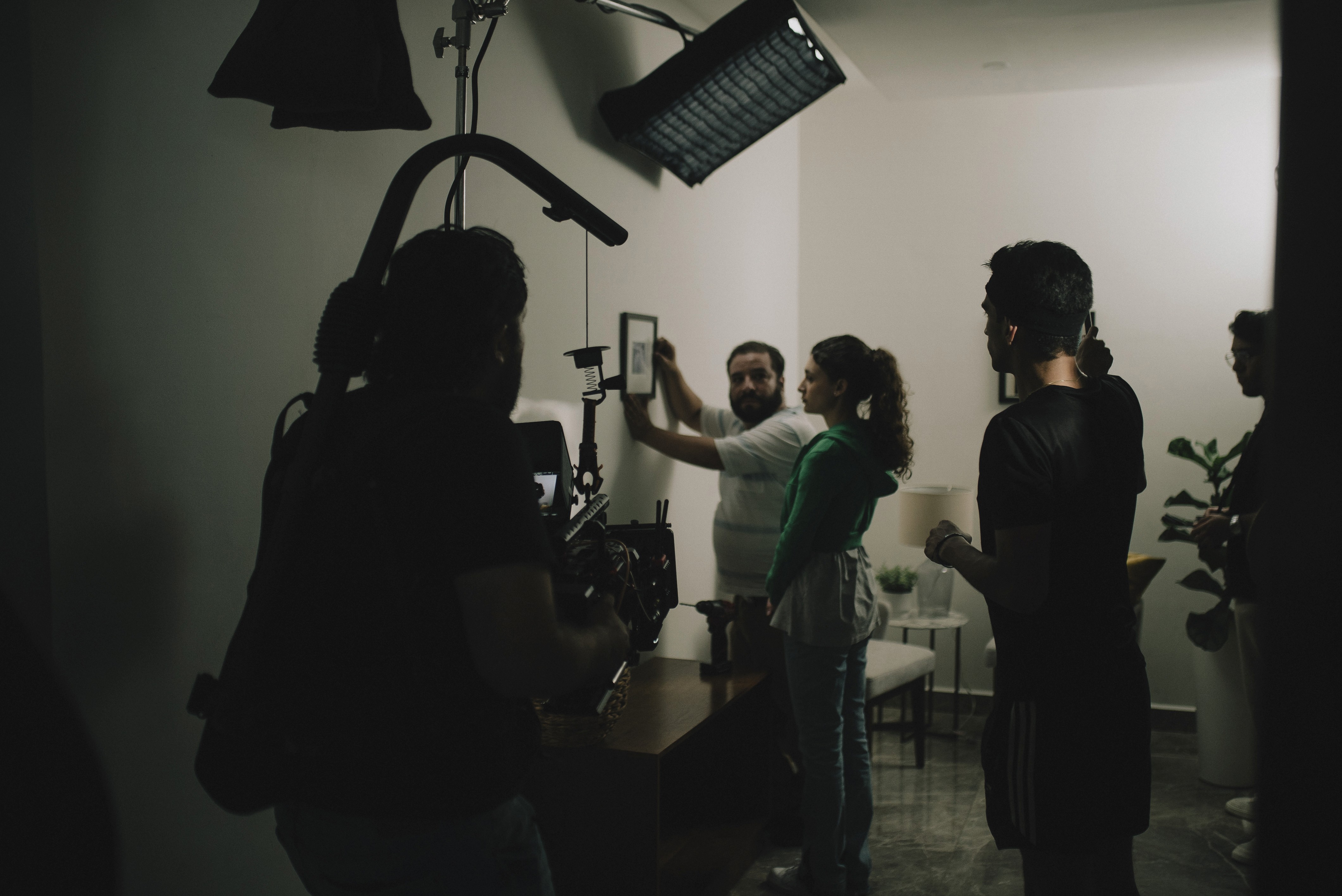 Behind the scenes of the motivated lighting setup for Home Depot; an approach where light does not only illuminate but reveals the fragments of truth.