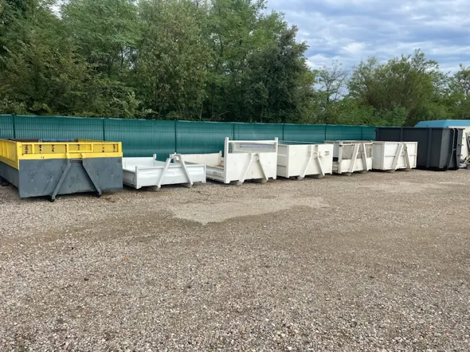 Bennes de l'entreprise John Naveri