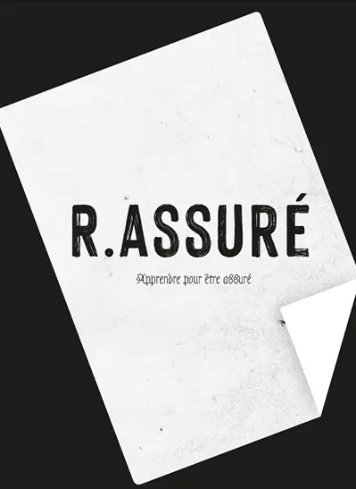 Logotypes typographique minimal, sur feuille blanche et fond noir