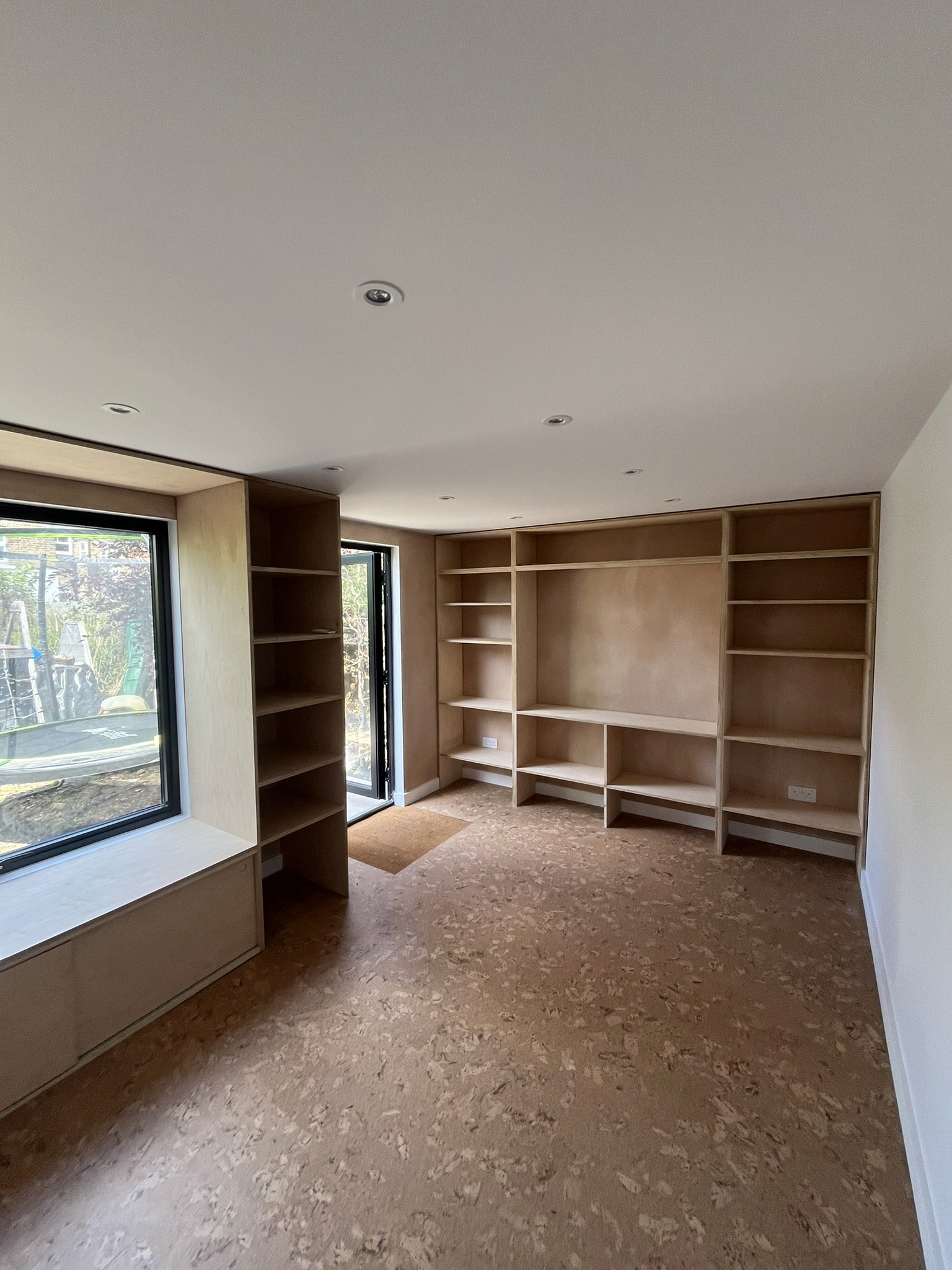 Burnt Larch Garden Office photo 2