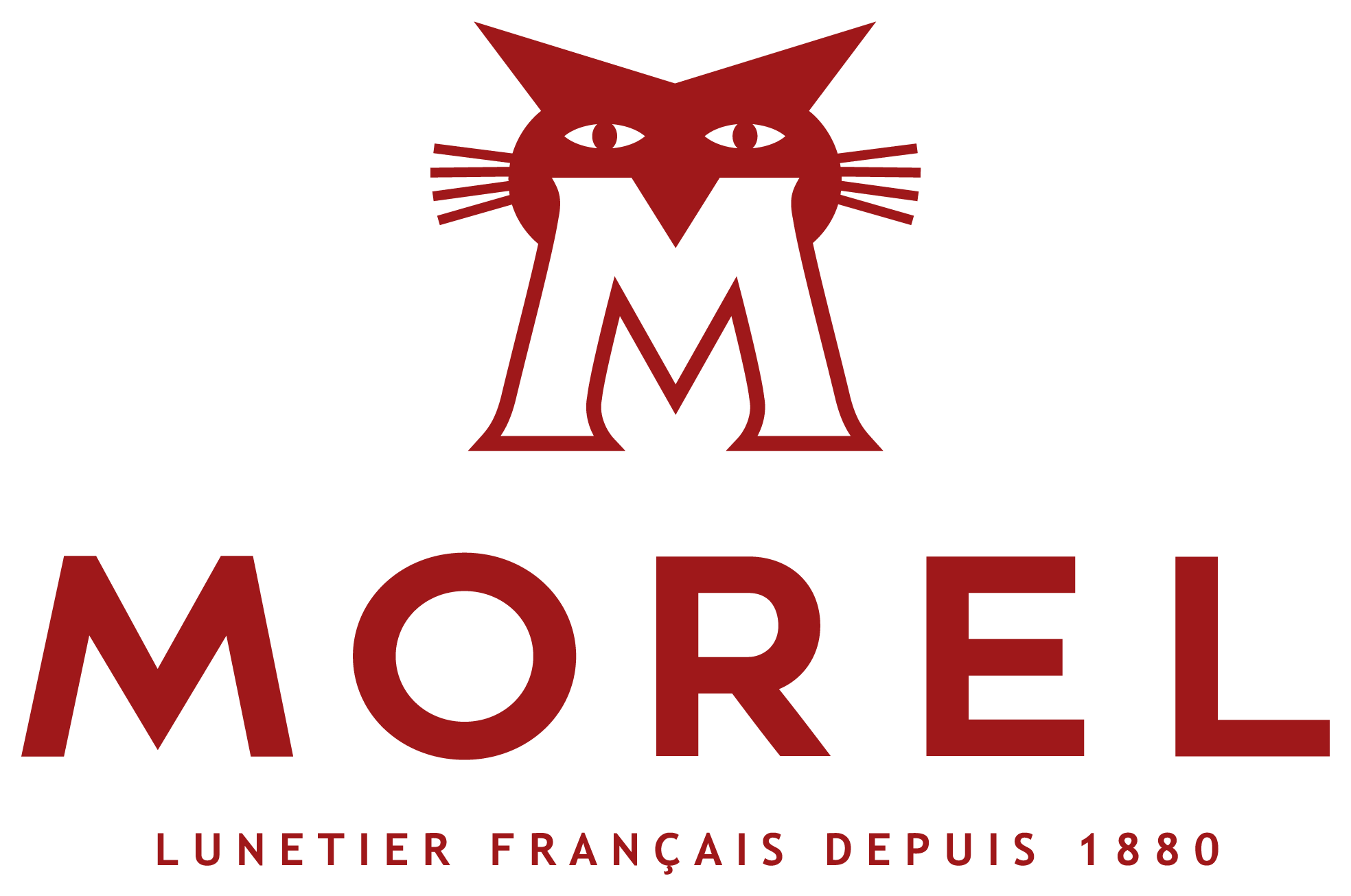 Logo ufficiale MOREL Eyewear in rosso, con lettering maiuscolo, simbolo della lettera M sormontata da una testa di gatto e payoff “Lunetier Français depuis 1880”. MOREL è una storica azienda familiare indipendente nata nel 1880 nel territorio del Giura francese, culla della tradizione ottica nazionale, quando Jules Morel iniziò a realizzare i suoi primi pince-nez accanto all’attività agricola. Il marchio è stato tramandato attraverso più generazioni, evolvendo dalla produzione artigianale alle collezioni internazionali contemporanee senza abbandonare il legame con il territorio. Il simbolo del gatto nasce nel 1957, quando Jacques Morel ideò un punzone ispirato ai marchi dei maestri gioiellieri per identificare le montature in doublé d’oro. Le linee presenti sulle aste rappresentano le generazioni della famiglia e il passaggio verso il futuro. MOREL combina memoria, creatività, comfort, innovazione tecnica e design francese. Brand selezionato da Ottica Dentella per chi cerca esperienza, eleganza e autenticità.