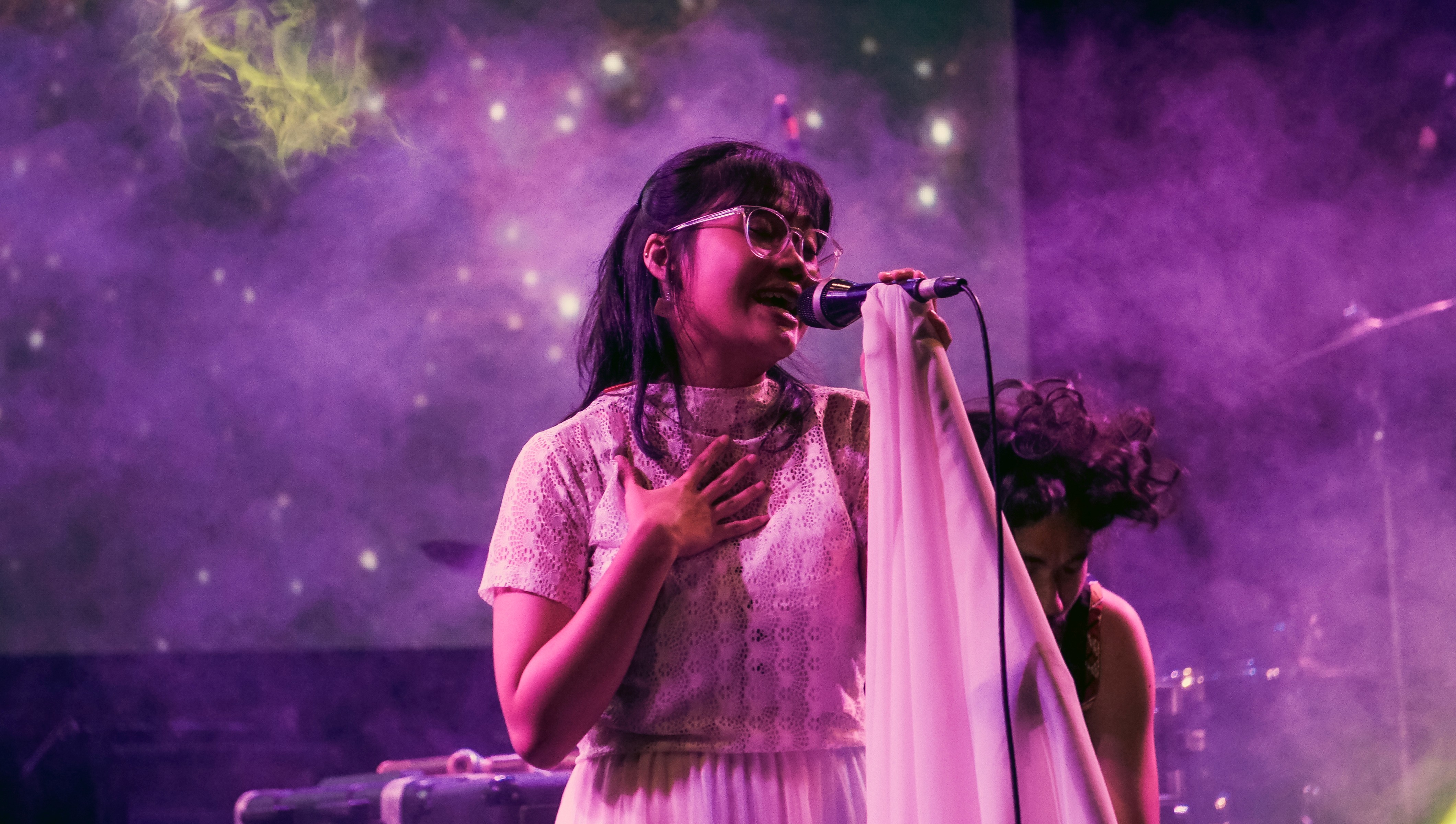 Vocalist of Rubah di Selatan, Perform at Road to Soundrenaline Surabaya