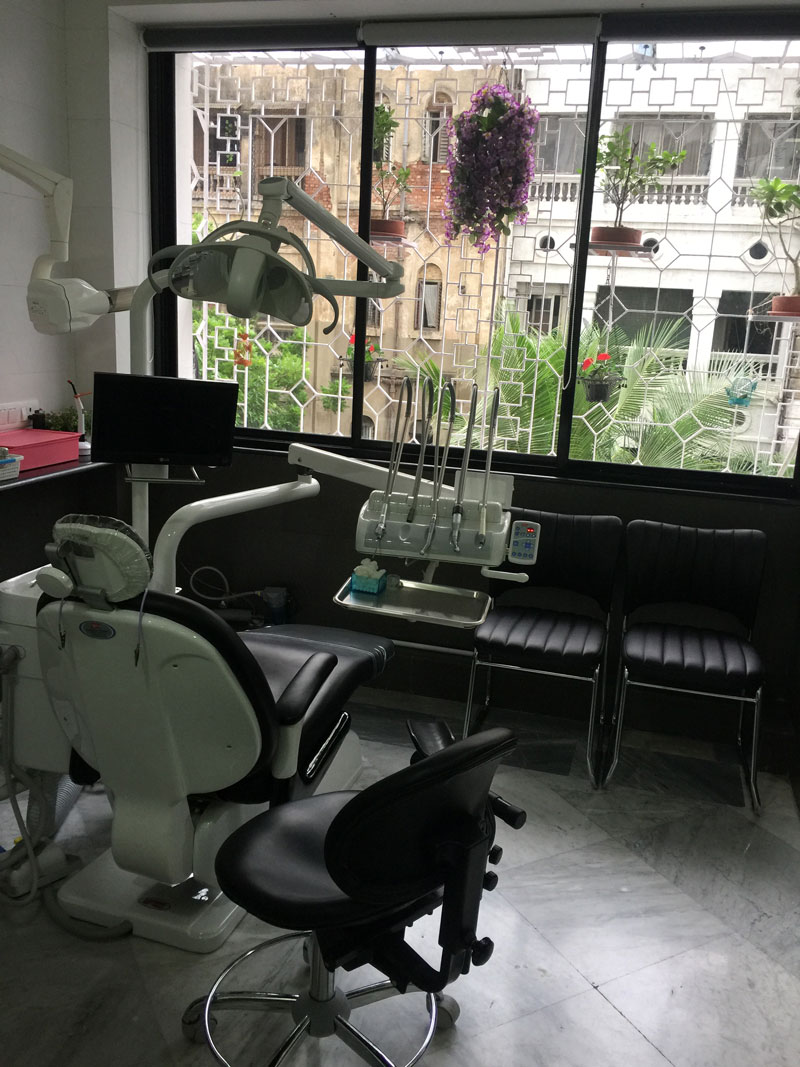 Advanced operatory room with digital equipment at Dentistree Kolkata.