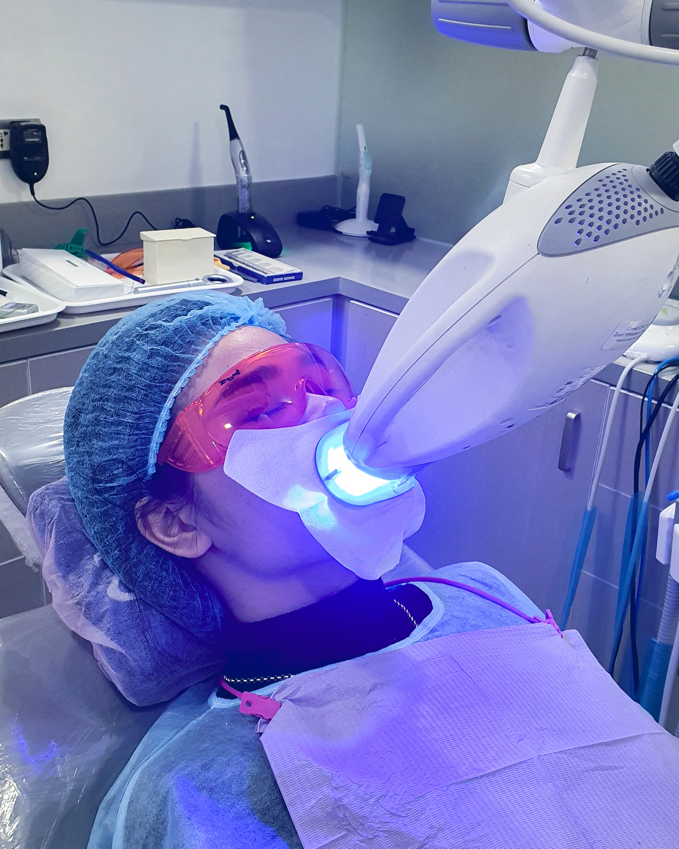 Dental team group photo with arts.