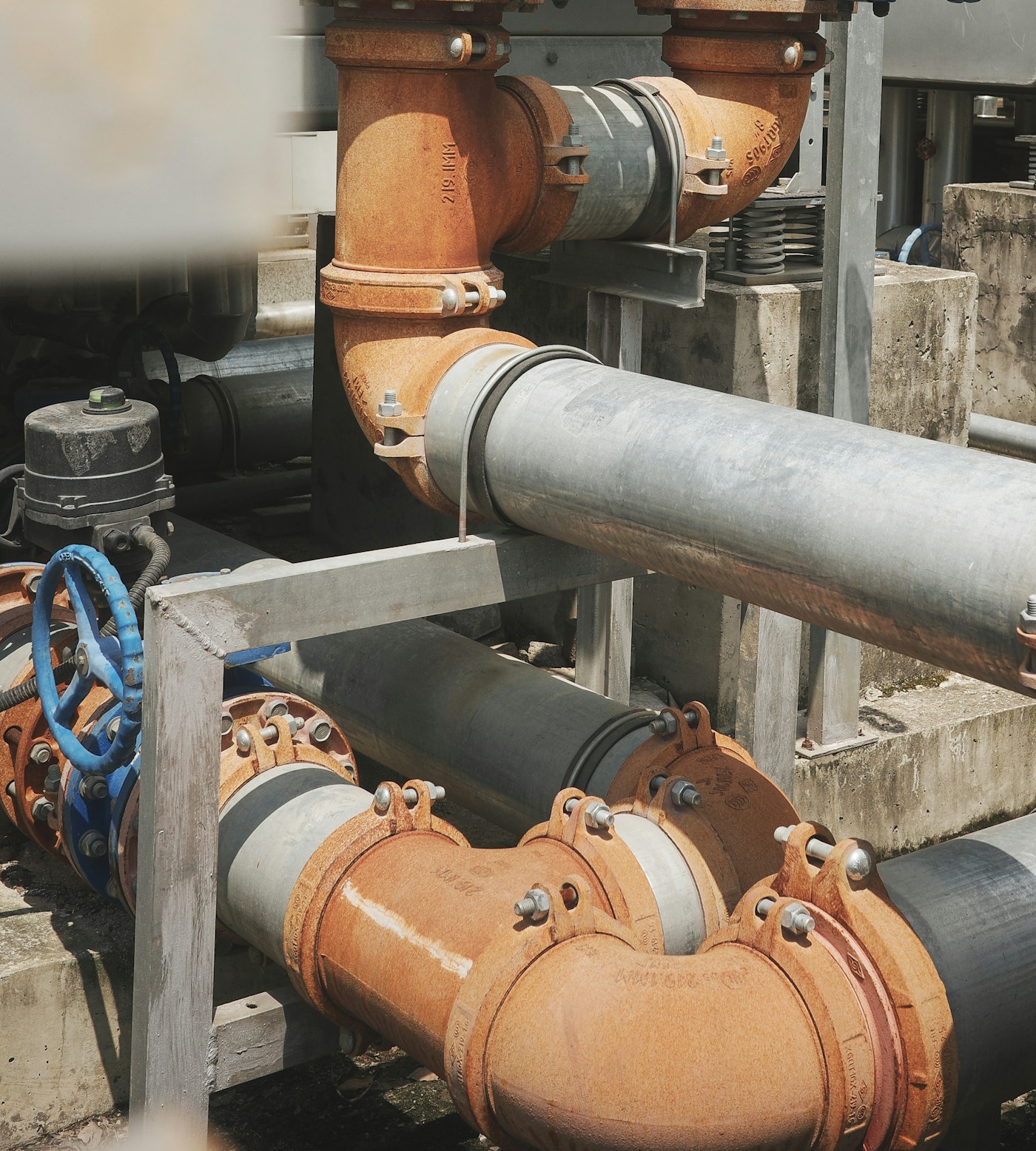 Industrial valve and process pipework