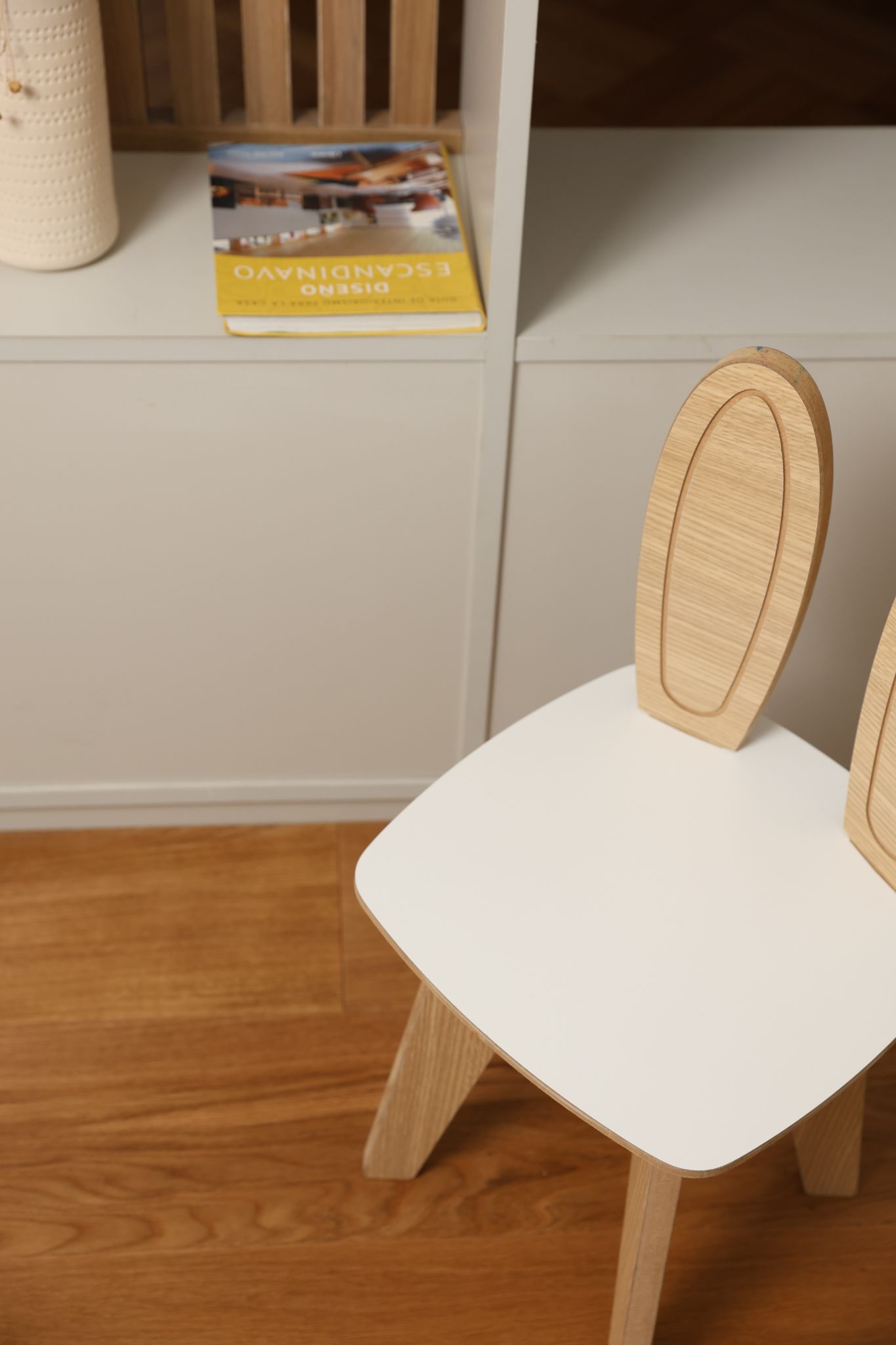 Smoked European Oak Carved Vein