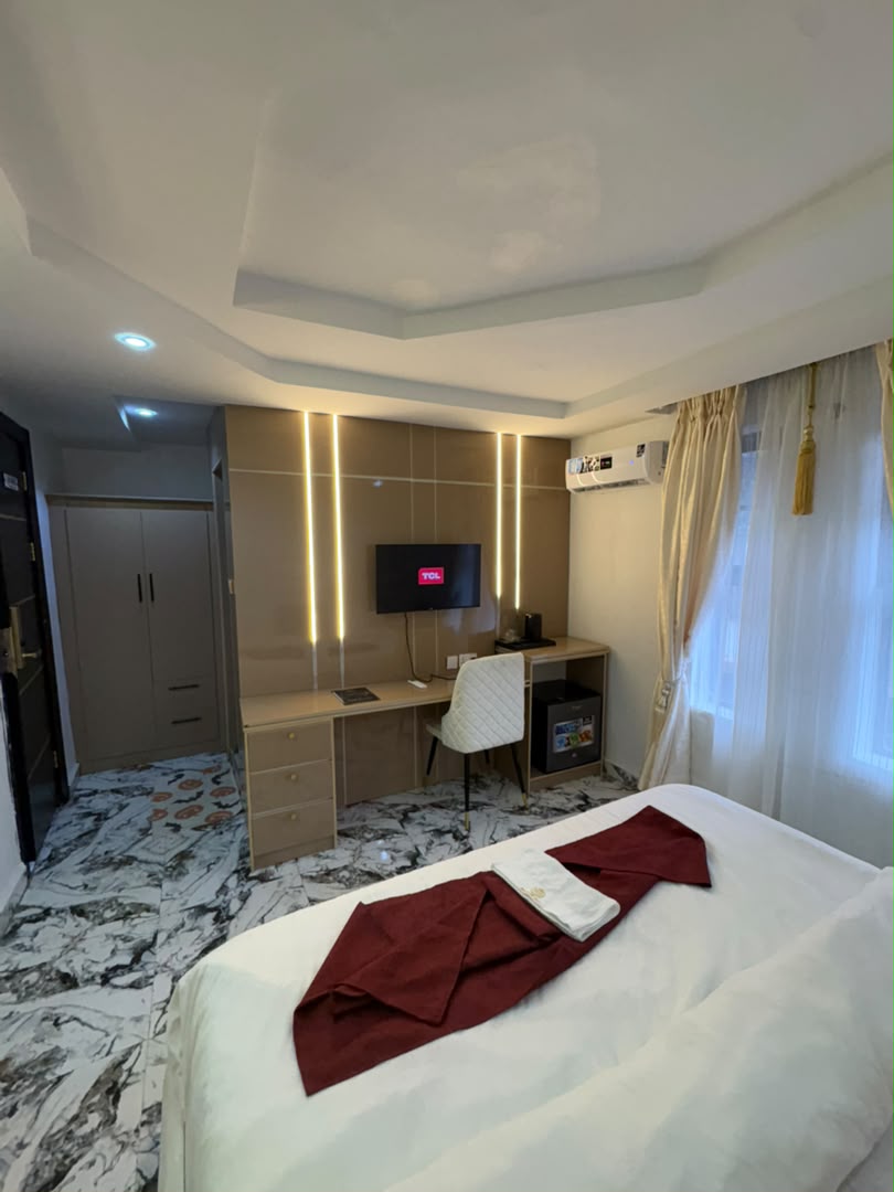 Authentic Exclusive Gold Coast Hotel & Suites photograph