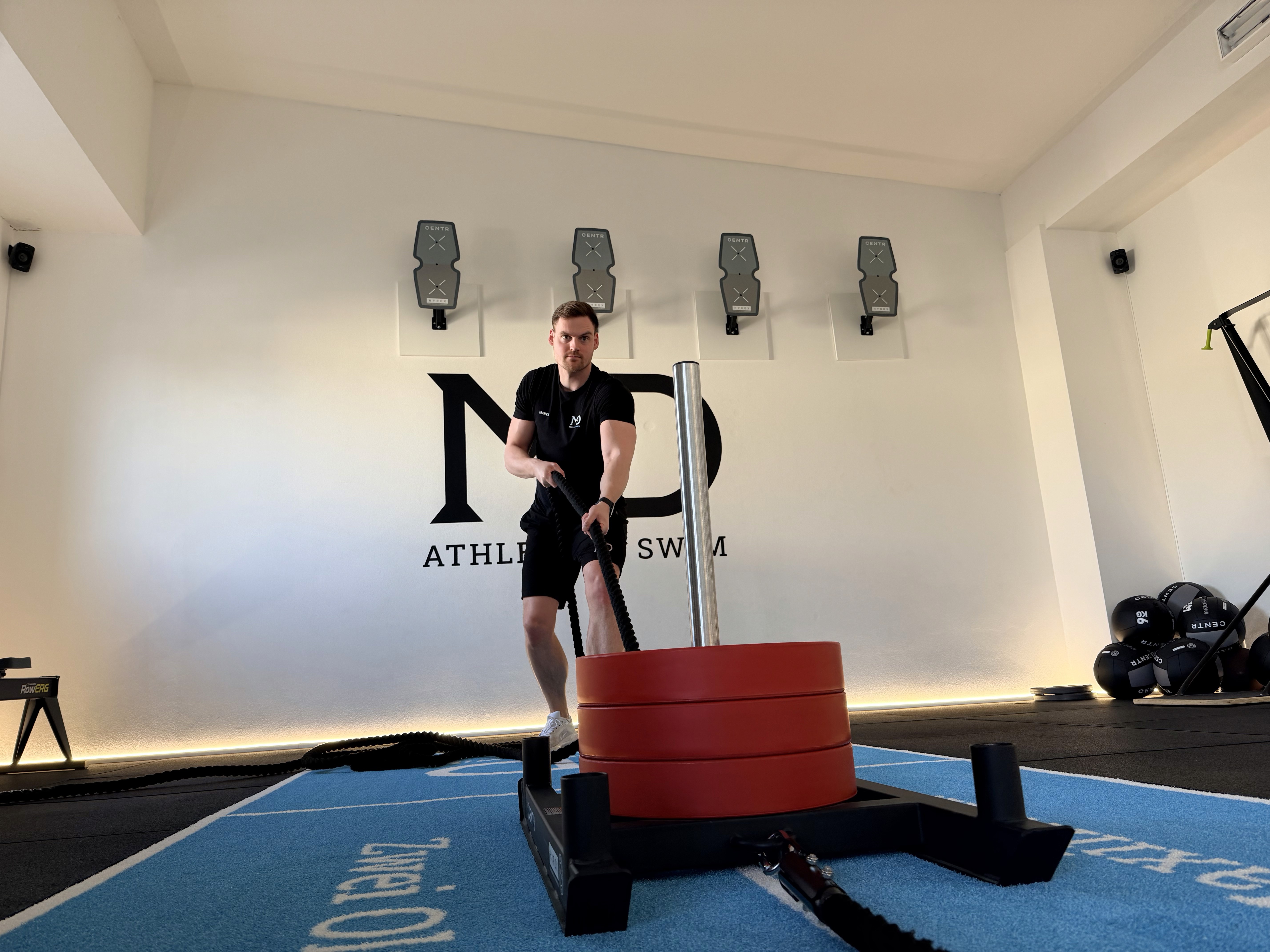 Marek am Schlitten ziehen