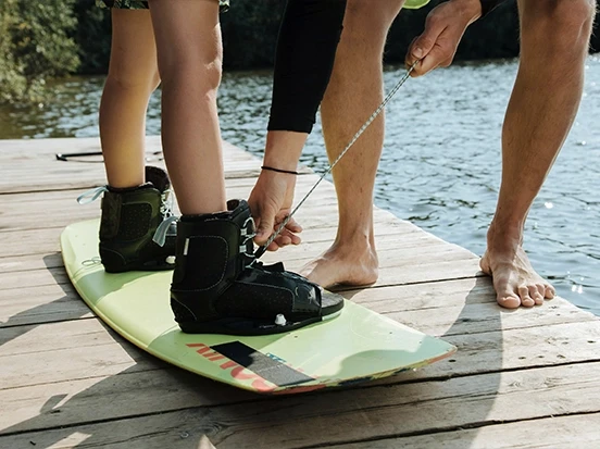 Chaussures ajustables pour wakeboard