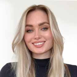 Julia Nieuwmans brandmanger van Haarspullen.nl