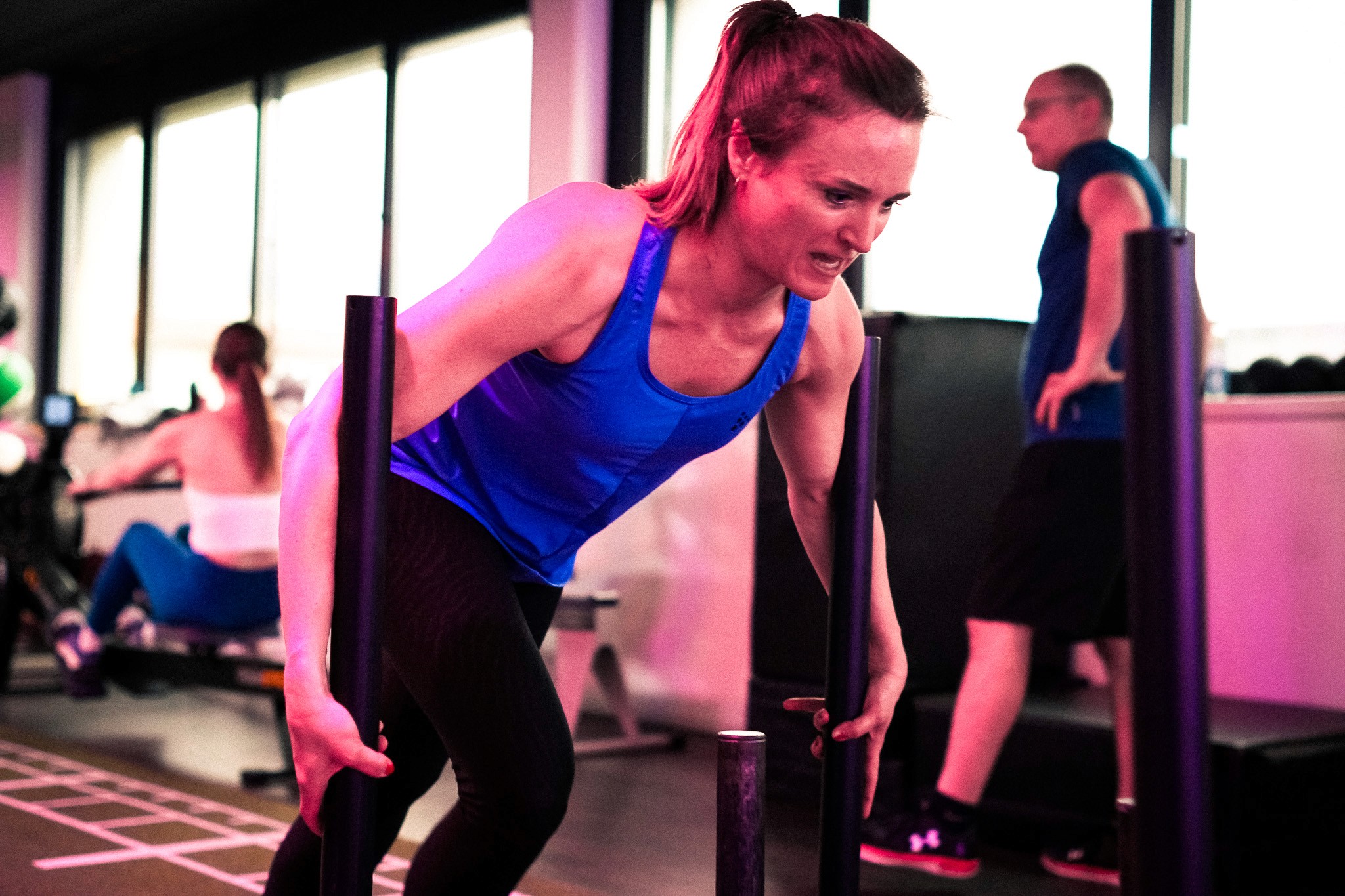 Athletin im Force am Sled Push