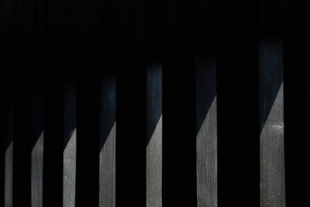 EURR and USDR stablecoins depeg after exploit (Lucia Macedo / Unsplash)